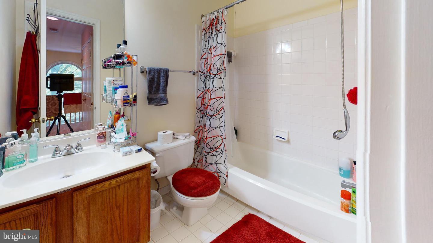 POTOMAC LAKES - Residential Lease