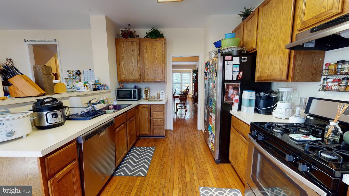 POTOMAC LAKES - Residential Lease