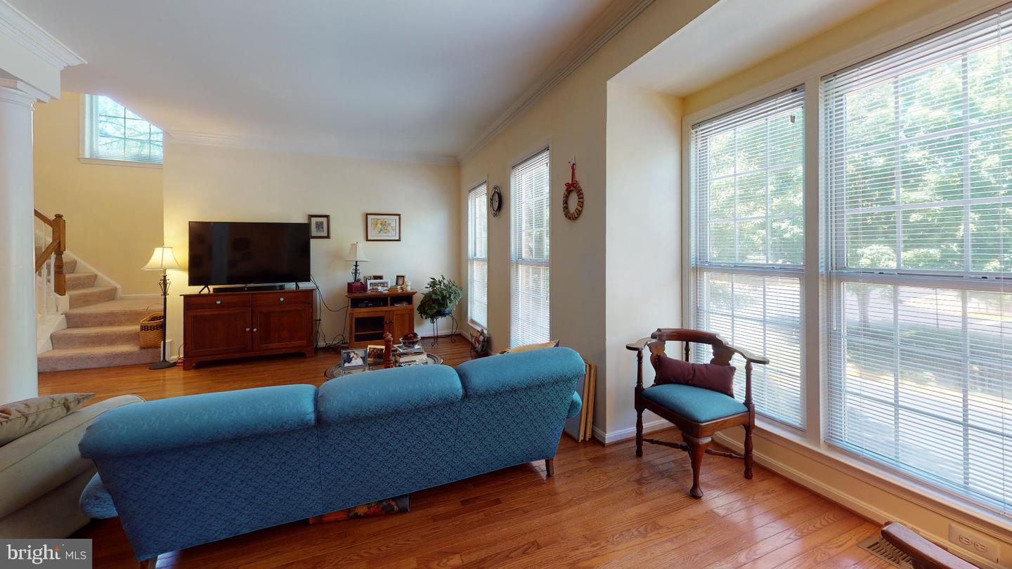 POTOMAC LAKES - Residential Lease