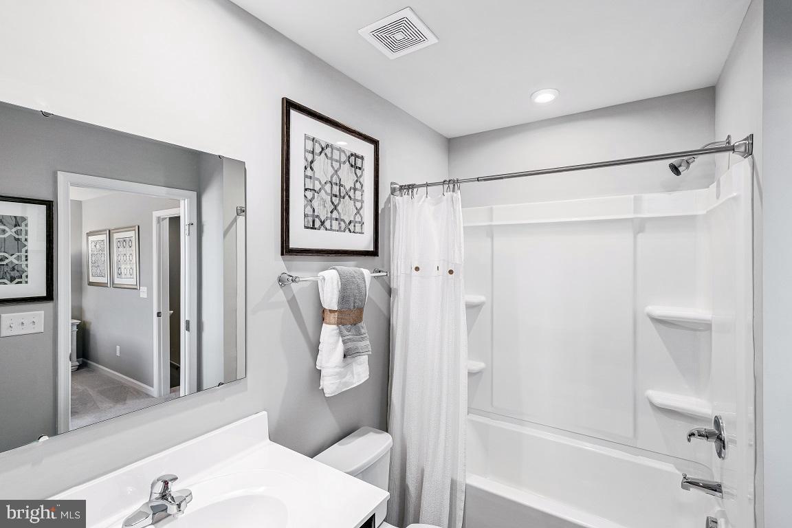 THE LAKES AT MARTINSBURG - Residential