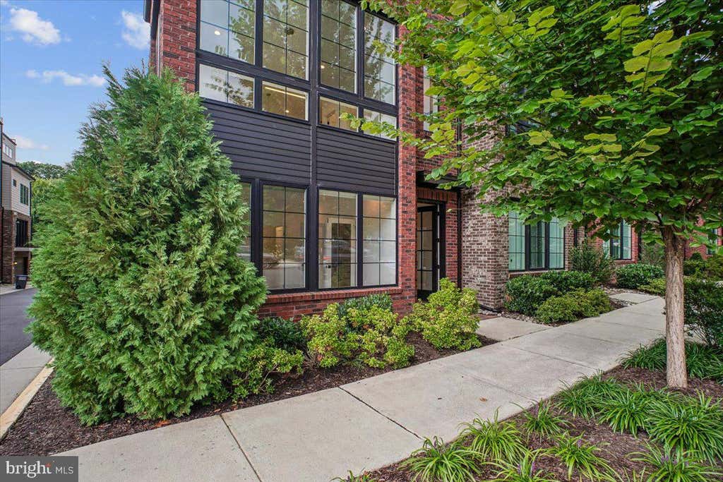 Photo of 11711 Paysons Way, RESTON, VA 20191 (MLS # VAFX2329562)