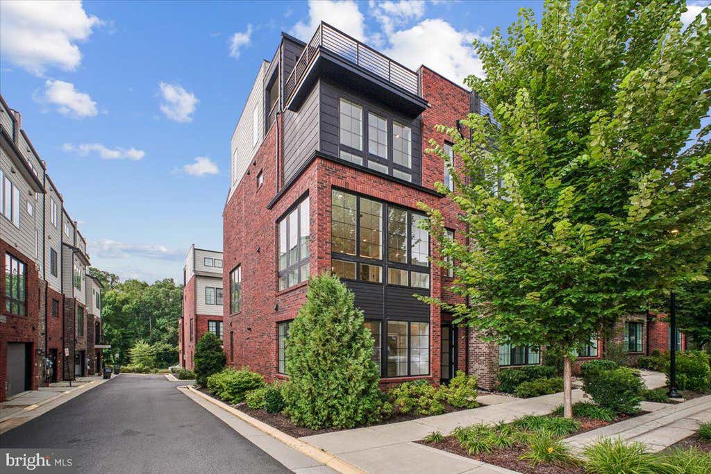 Photo of 11711 Paysons Way, RESTON, VA 20191 (MLS # VAFX2329562)