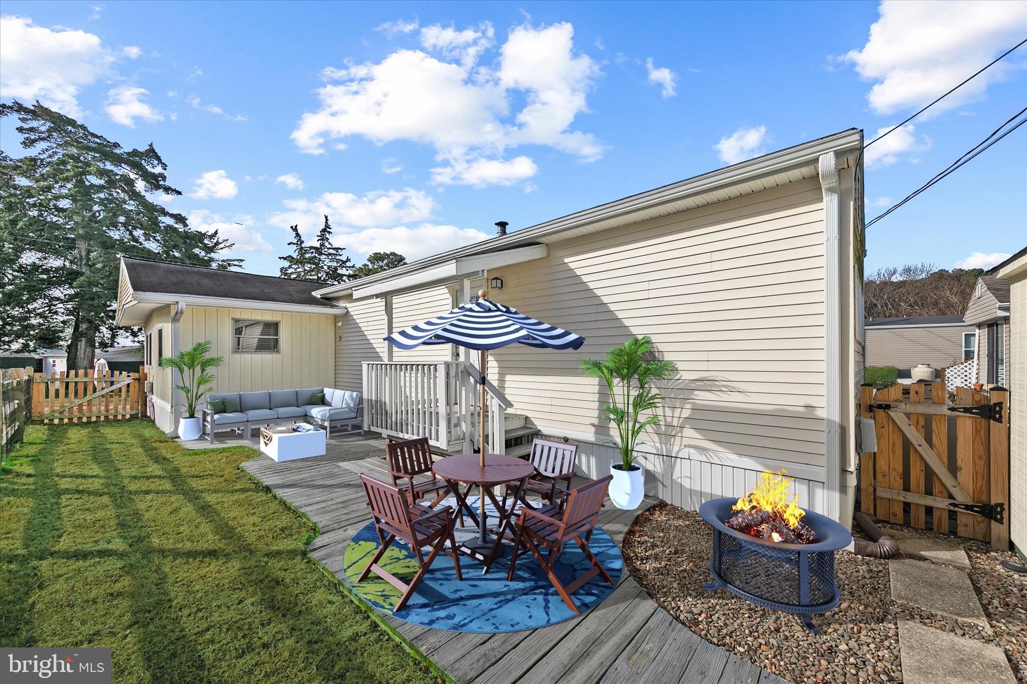 WHITE HOUSE BEACH - Residential