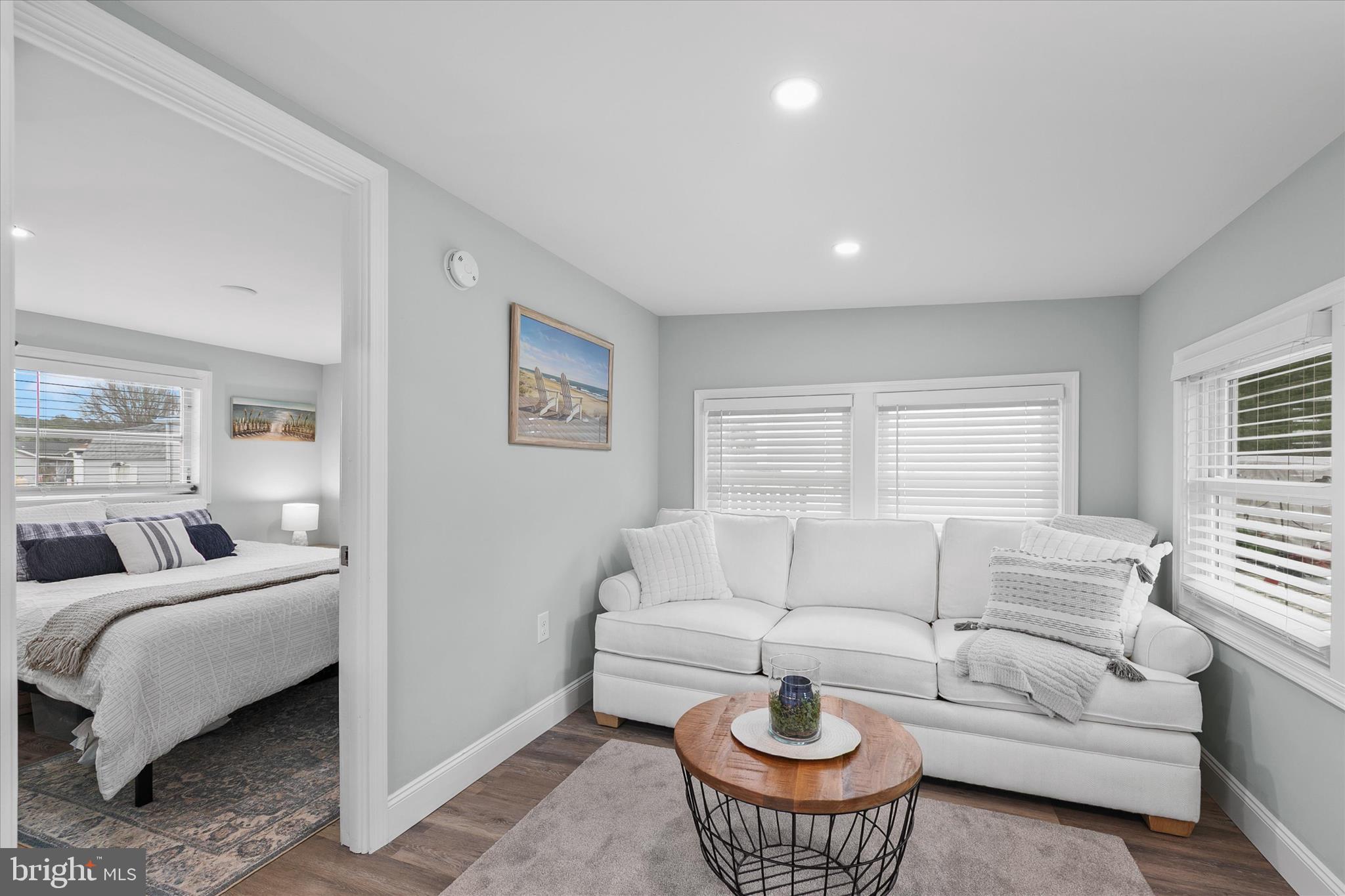 WHITE HOUSE BEACH - Residential