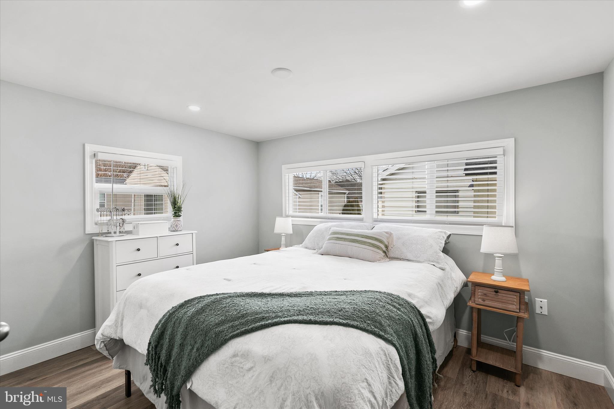 WHITE HOUSE BEACH - Residential