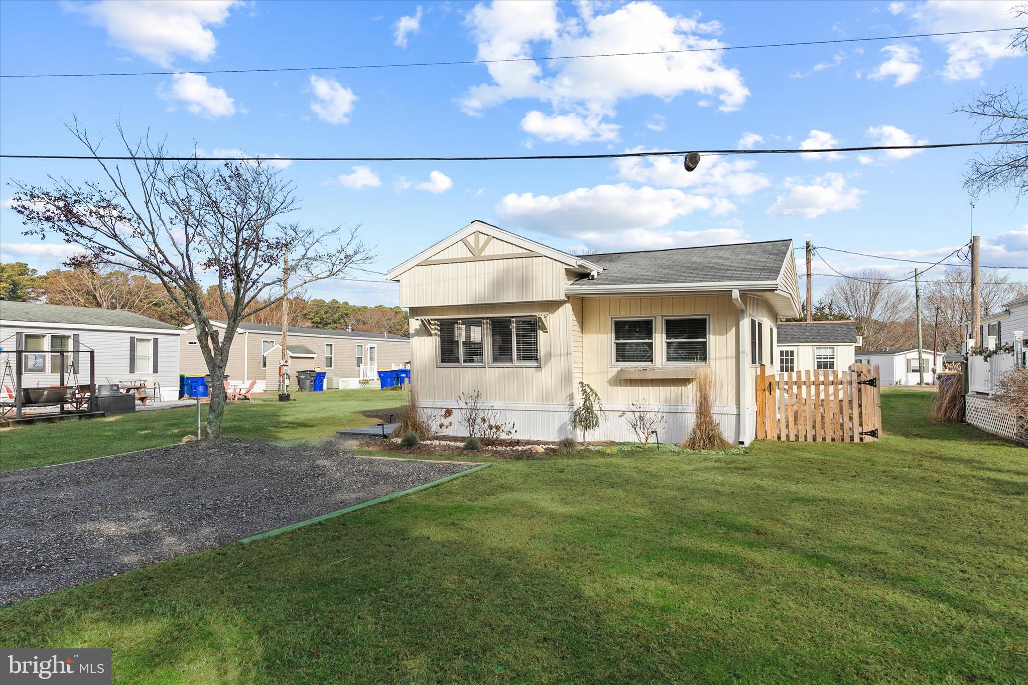 WHITE HOUSE BEACH - Residential