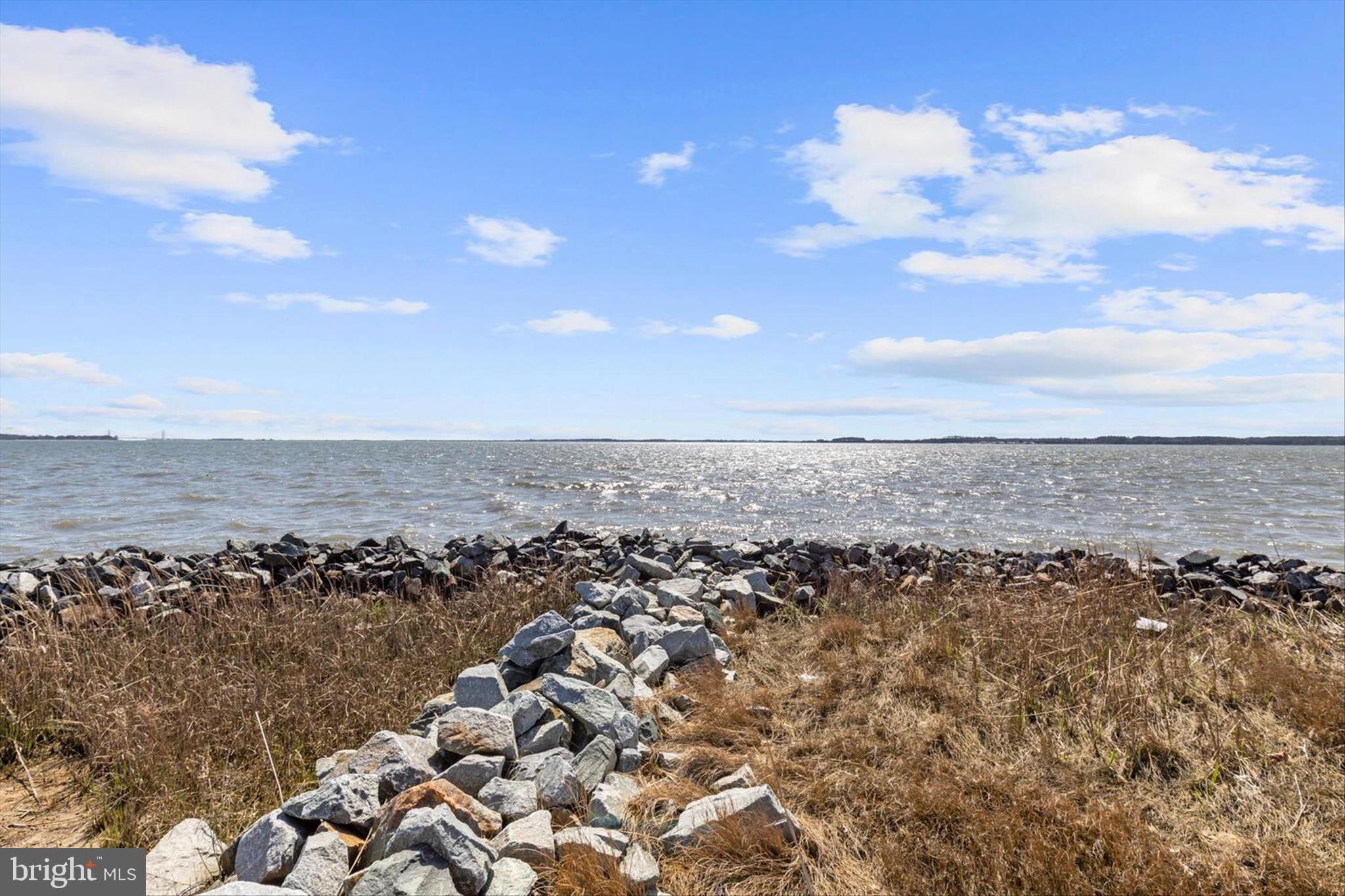 WHITE HOUSE BEACH - Residential