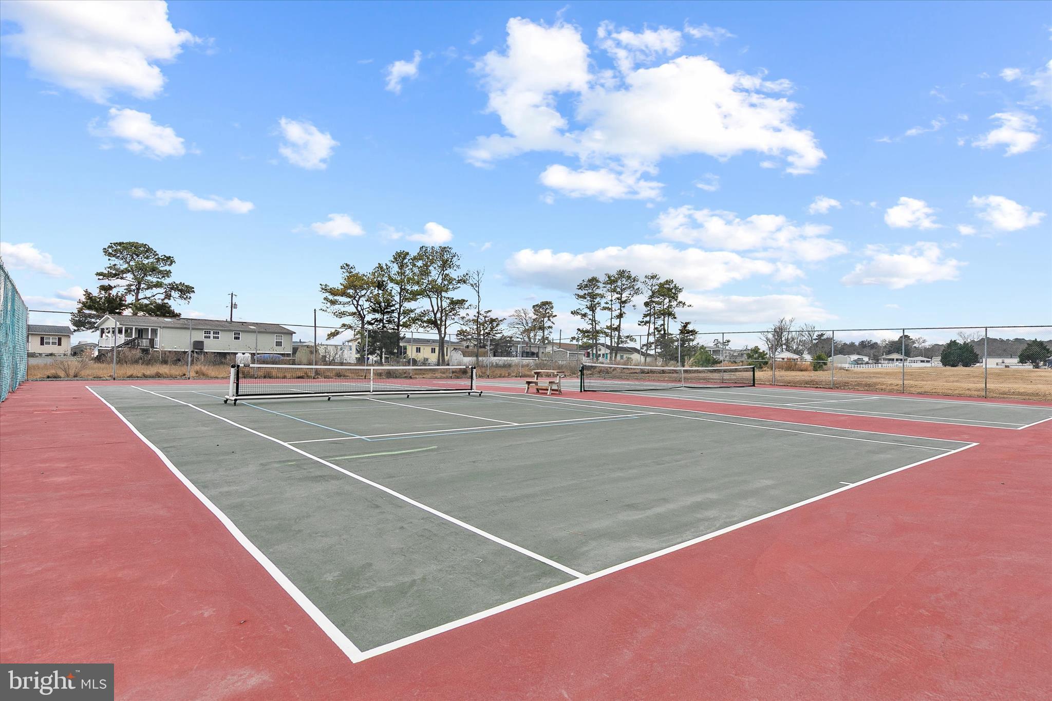 WHITE HOUSE BEACH - Residential