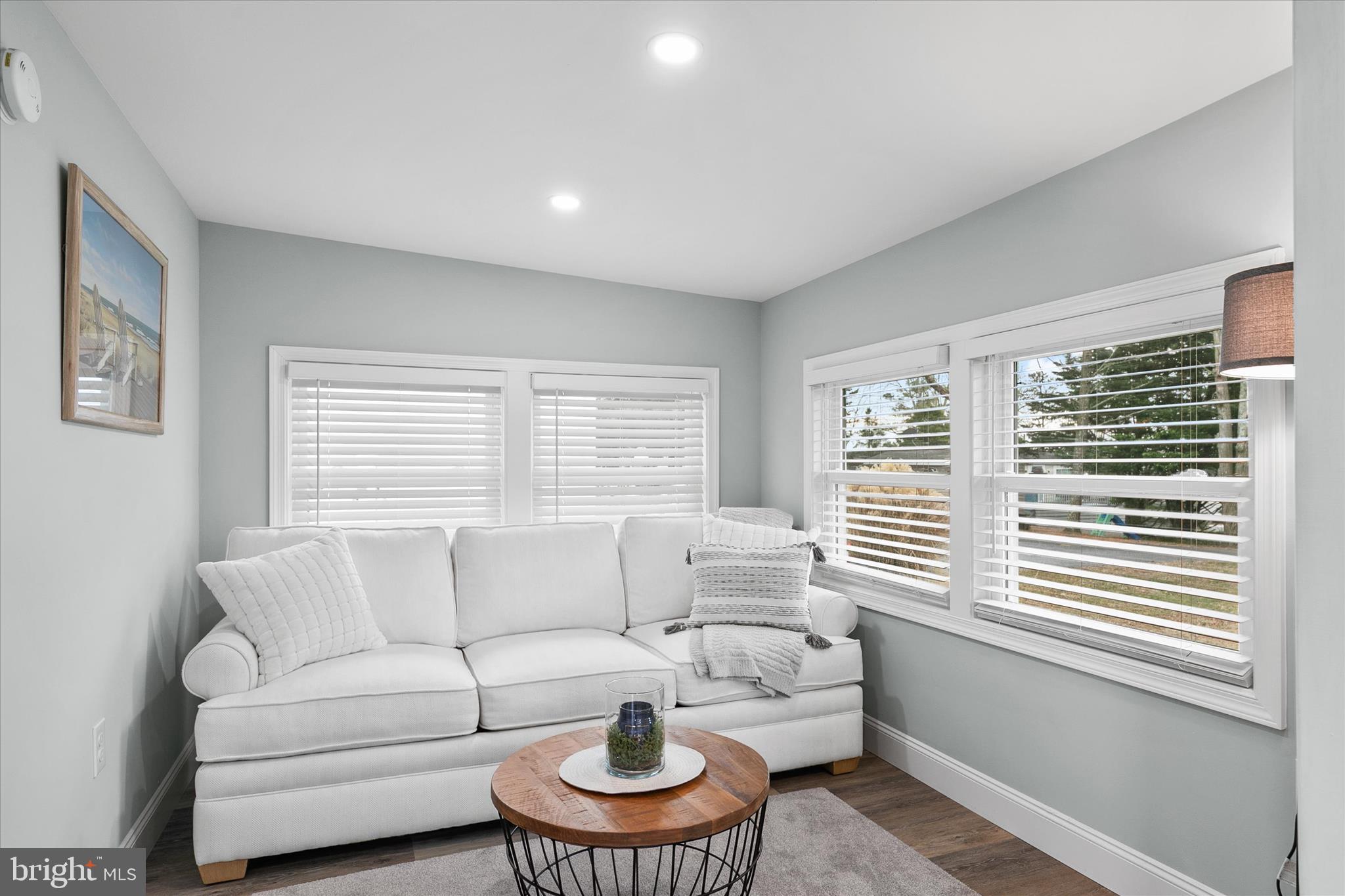 WHITE HOUSE BEACH - Residential