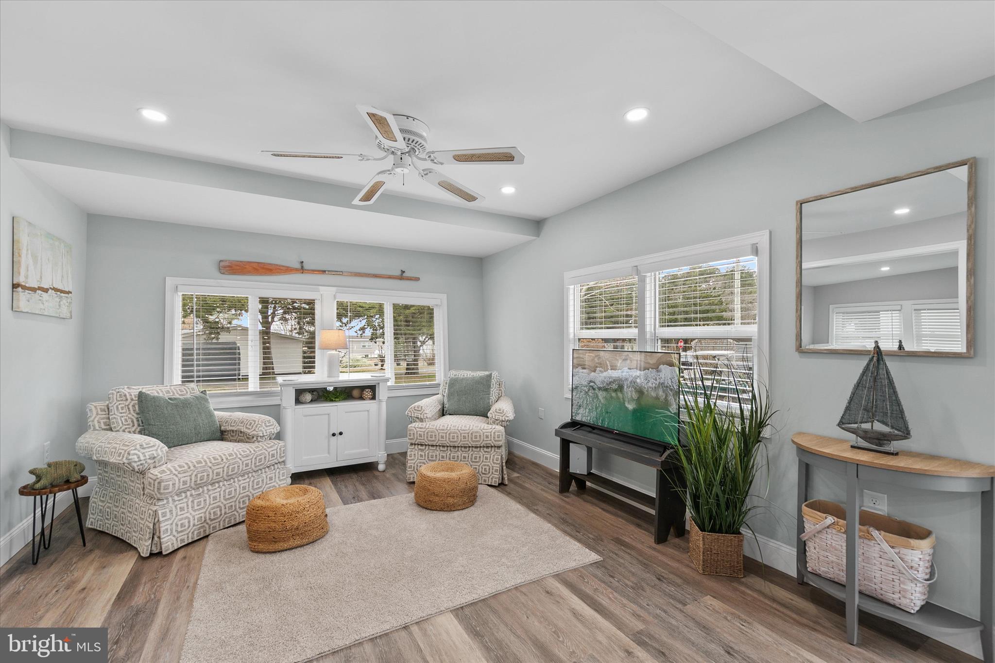 WHITE HOUSE BEACH - Residential