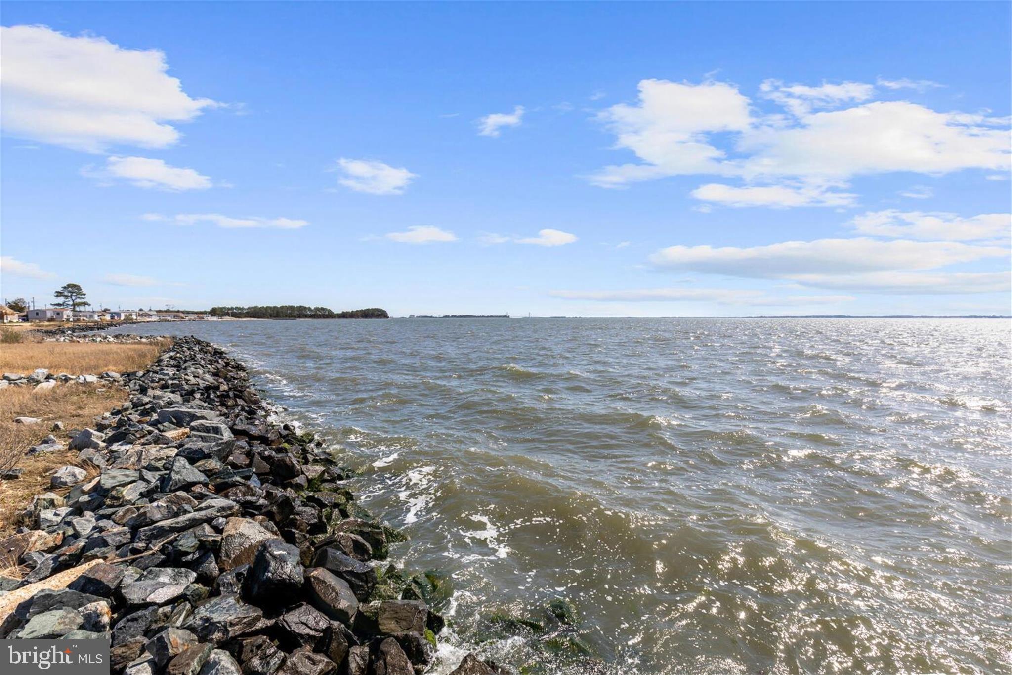 WHITE HOUSE BEACH - Residential