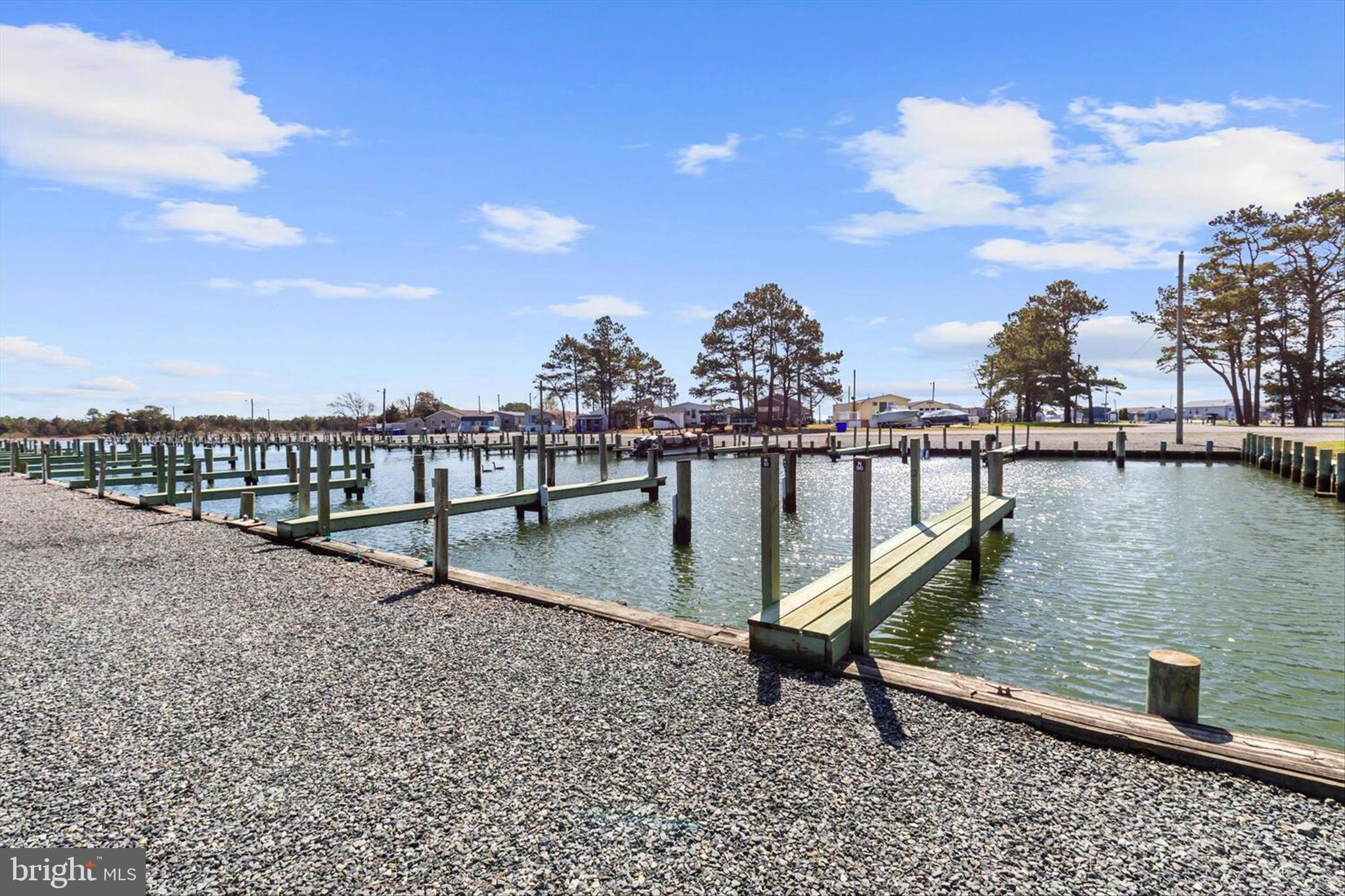 WHITE HOUSE BEACH - Residential