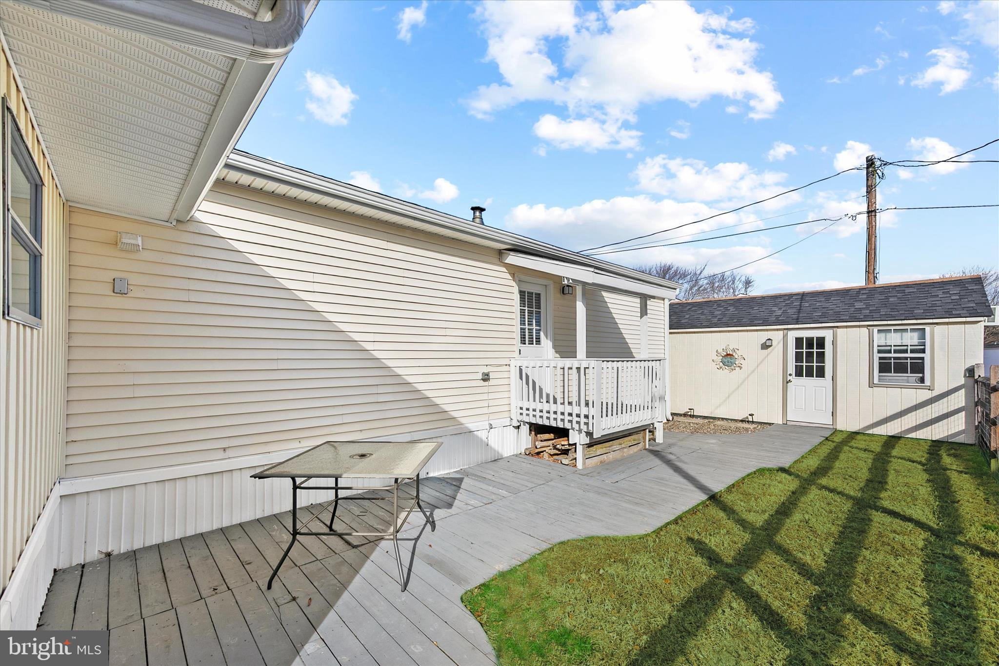 WHITE HOUSE BEACH - Residential