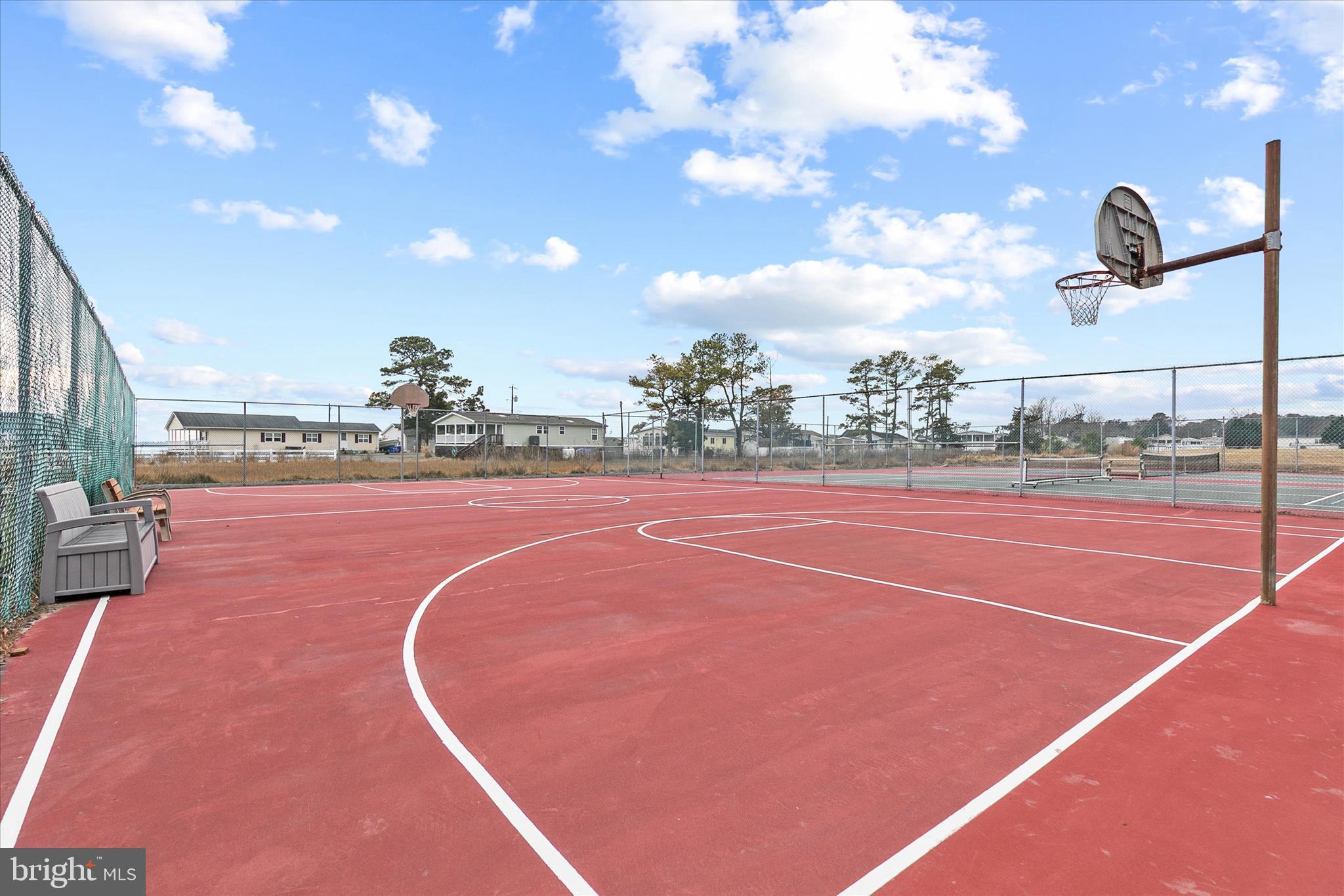 WHITE HOUSE BEACH - Residential