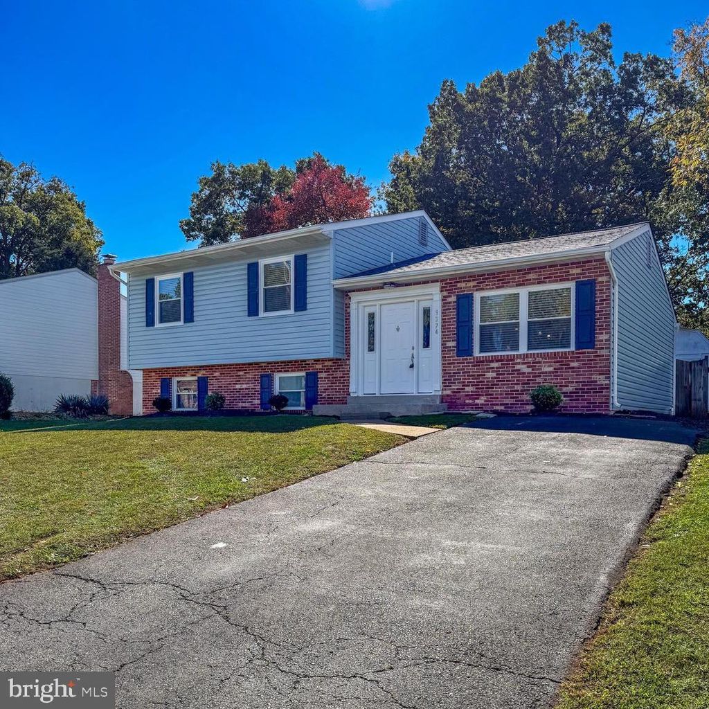 Photo of 9274 Bayberry Avenue, MANASSAS, VA 20110 (MLS # VAMN2009528)