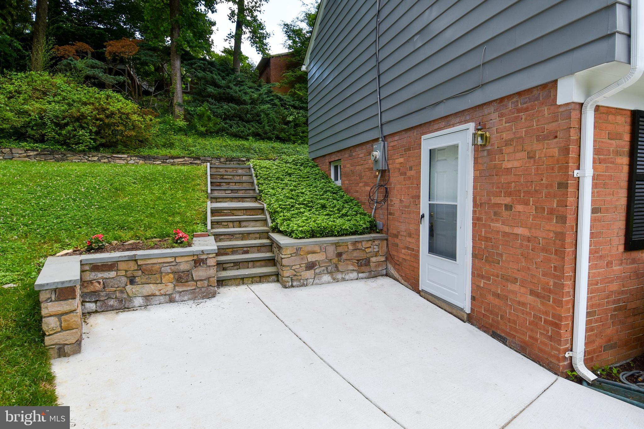 ROCK CREEK PALISADES - Residential