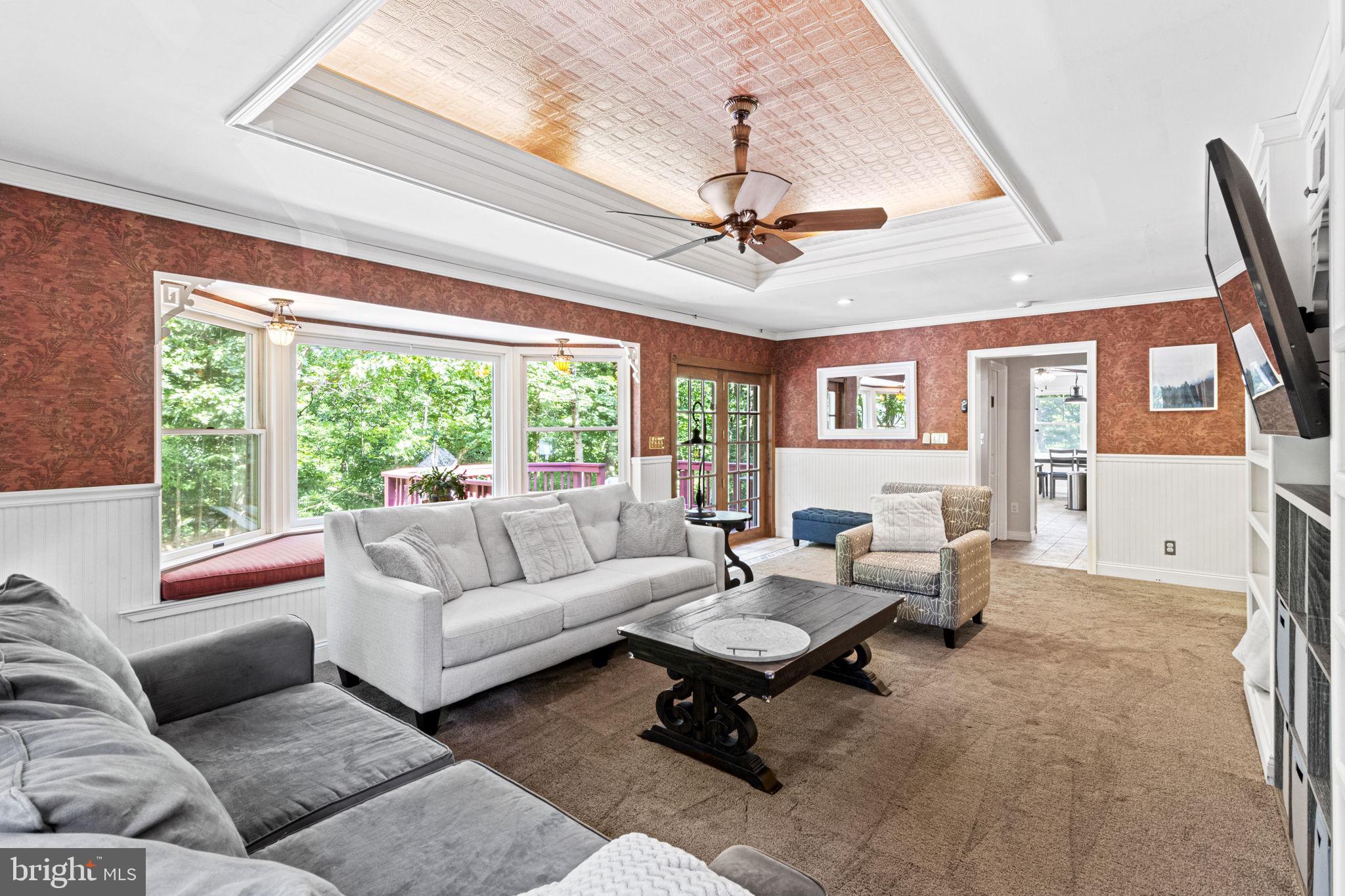 SUNNYSIDE FARMS - Residential