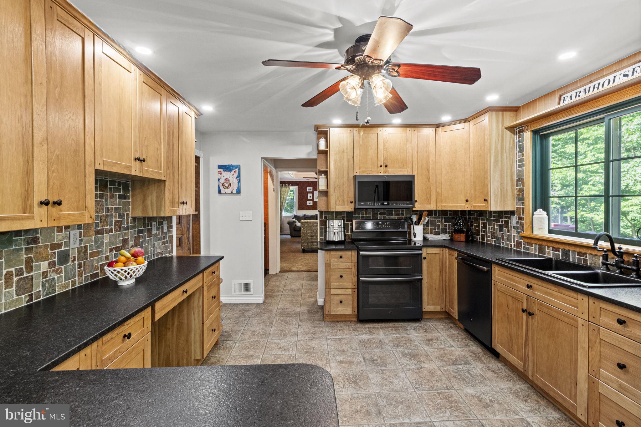 SUNNYSIDE FARMS - Residential