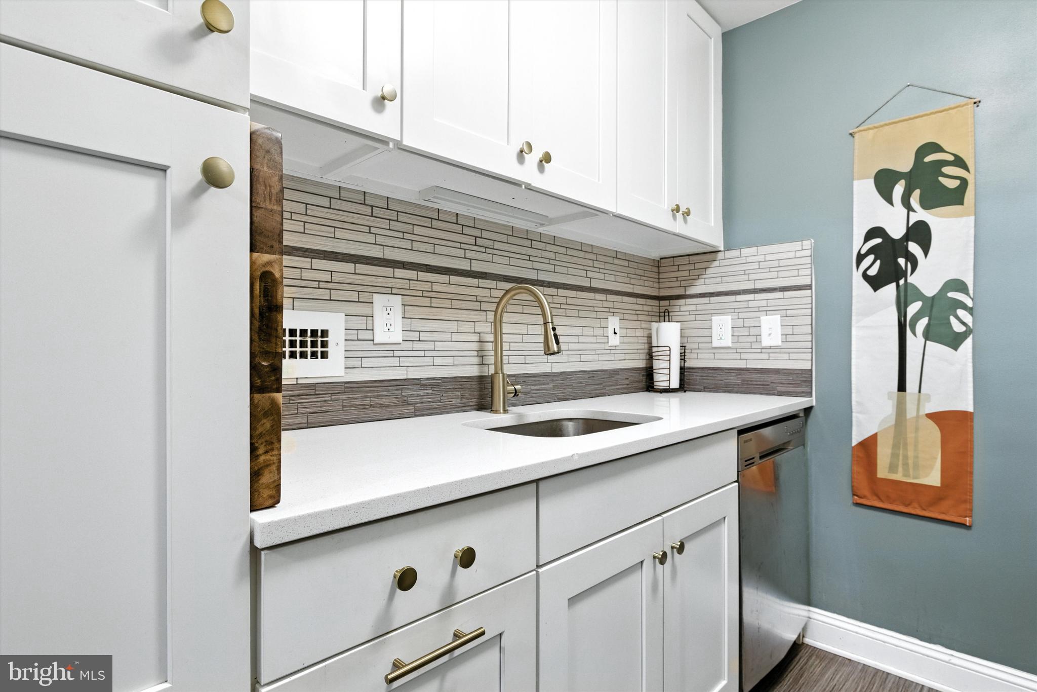 3114 WISCONSIN AVENUE NW 302