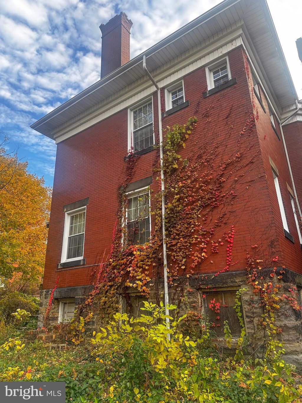 Photo of 611 Shaw Avenue, MCKEESPORT, PA 15132 (MLS # PAAY2000362)