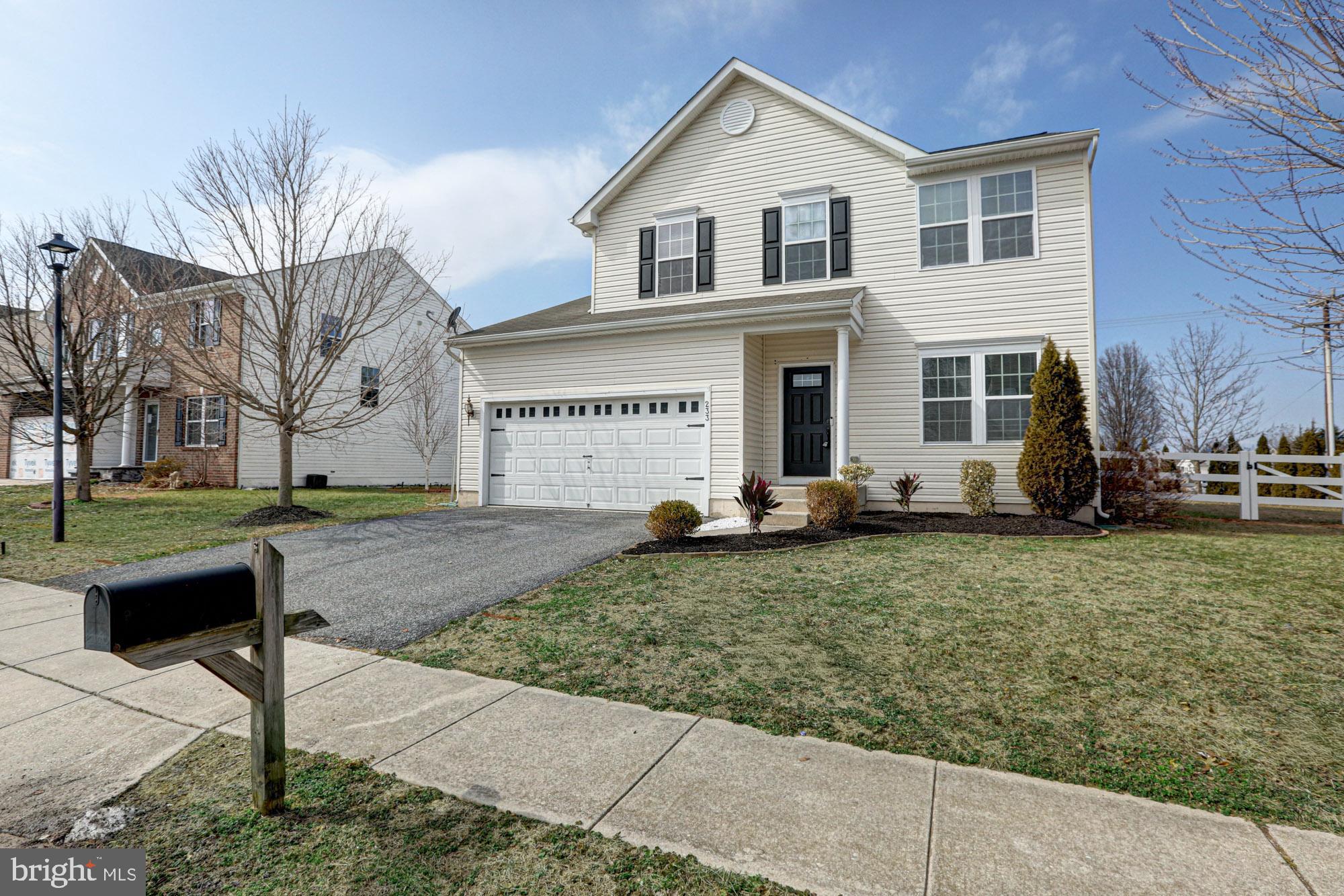 233 CLIMBING VINE AVENUE