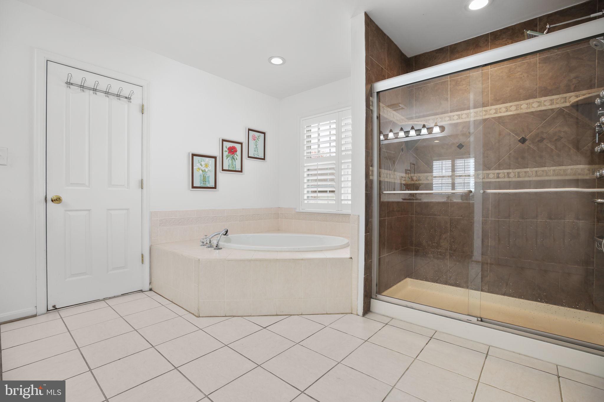 RIVER CLUB - Residential