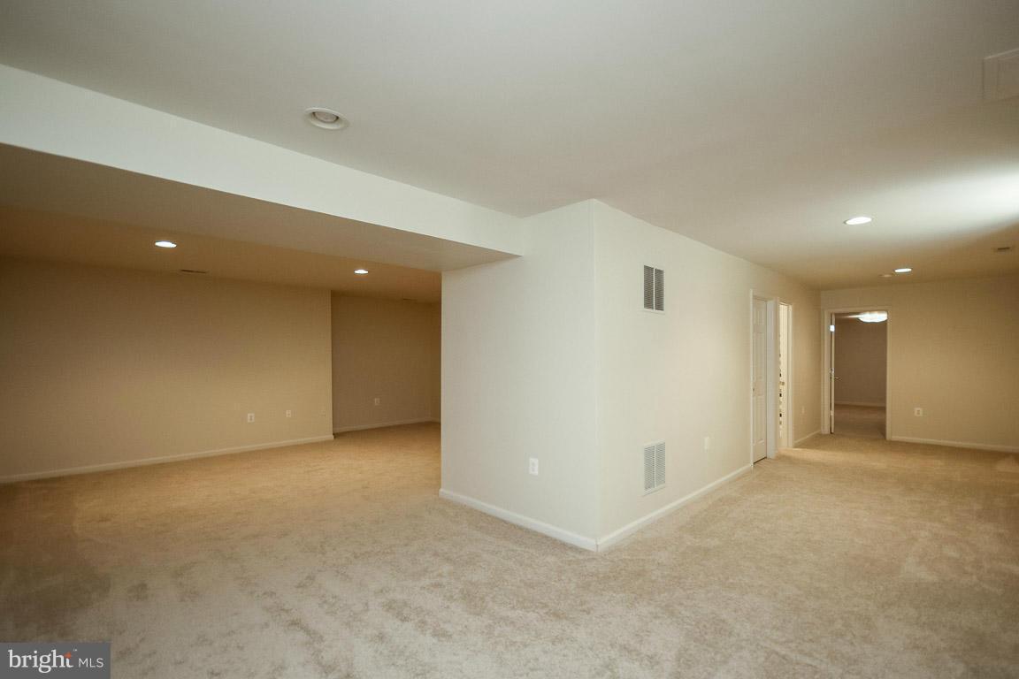 RIVER OAKS - Residential