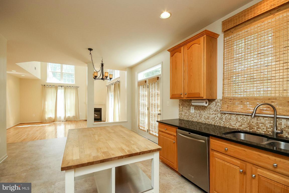 RIVER OAKS - Residential