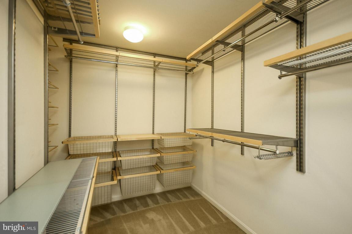 RIVER OAKS - Residential