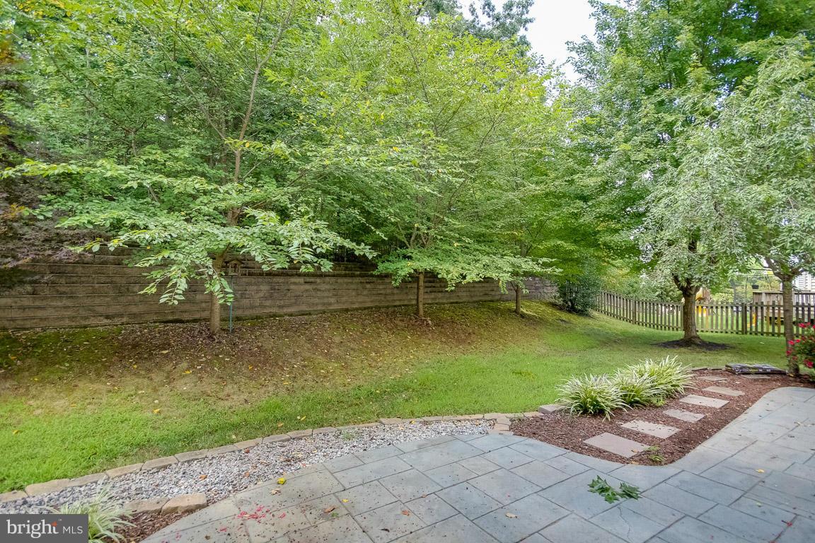 RIVER OAKS - Residential