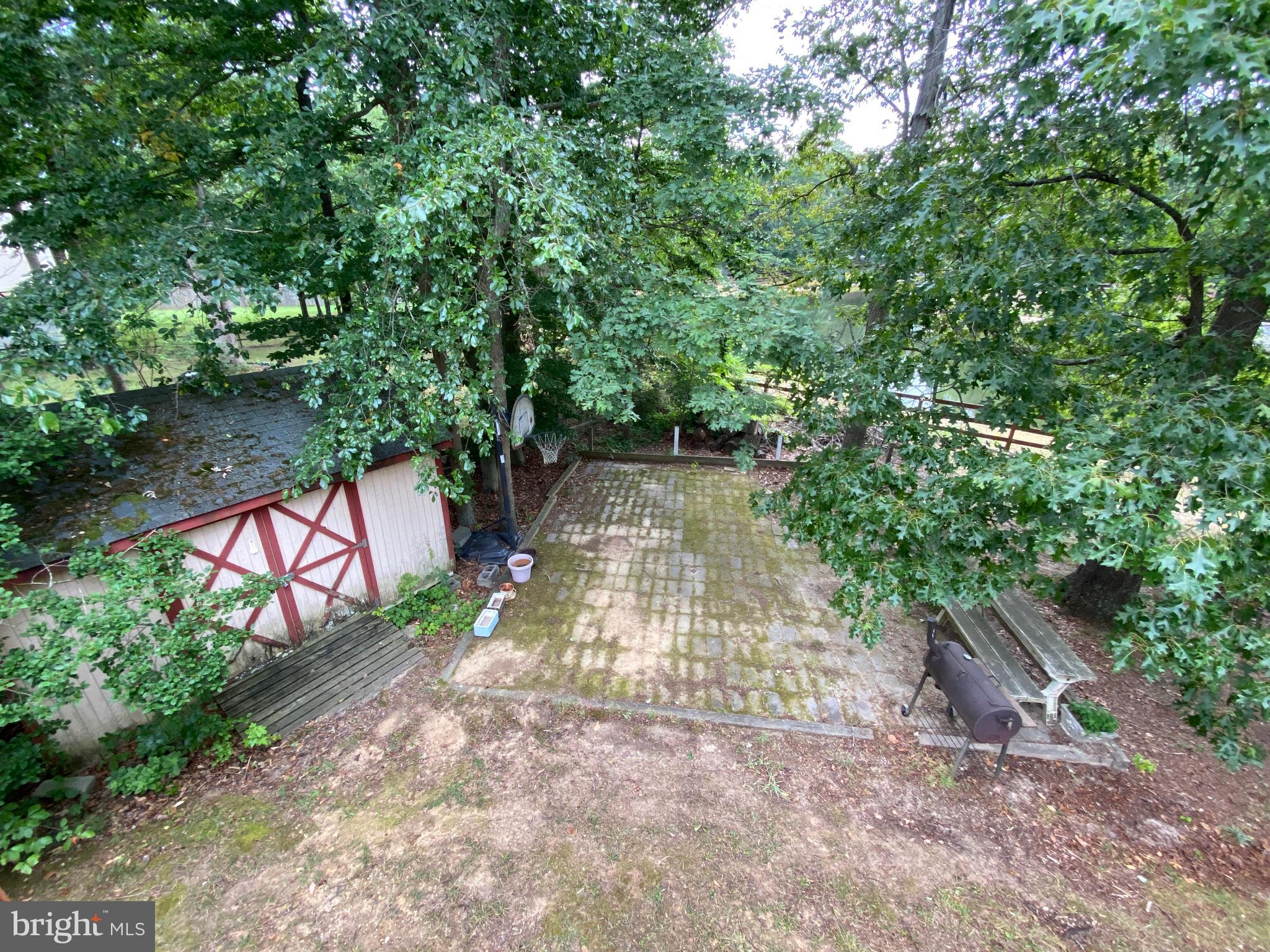 ASHFORD OAKS - Residential