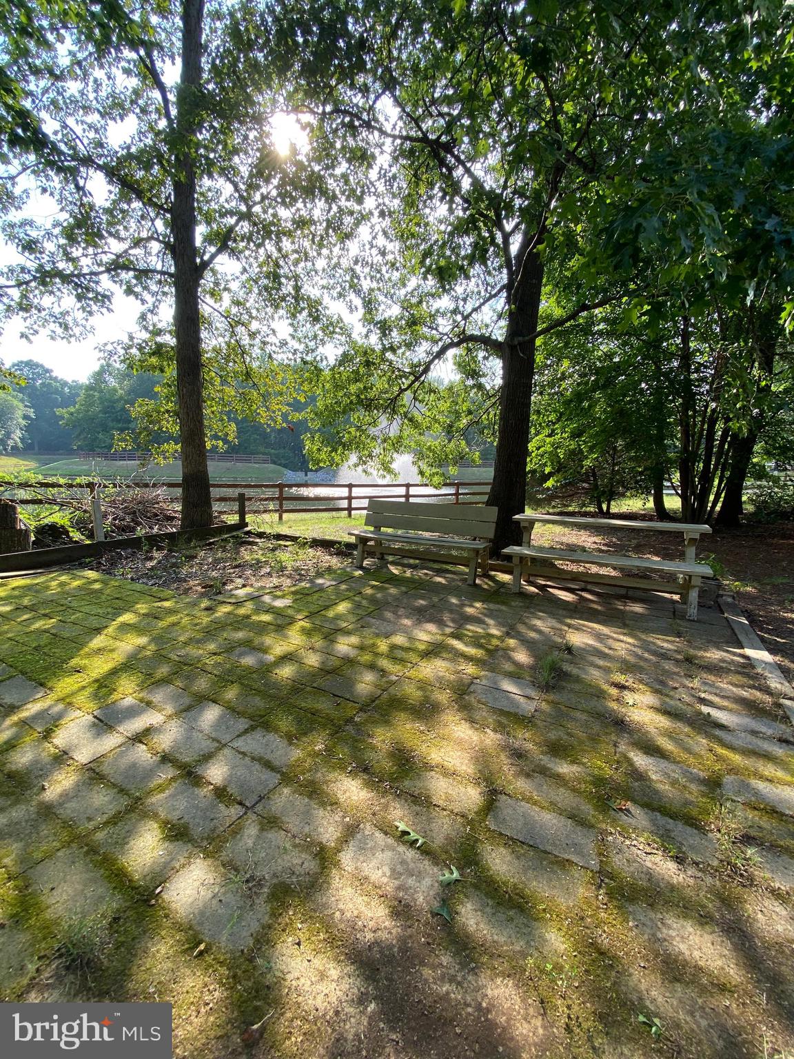 ASHFORD OAKS - Residential