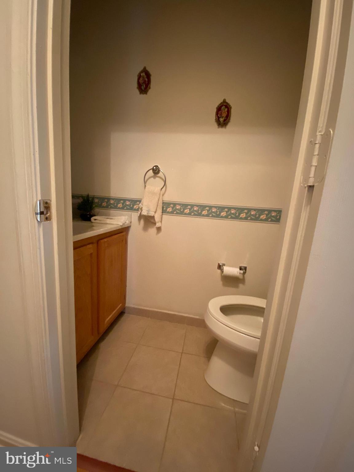 ASHFORD OAKS - Residential