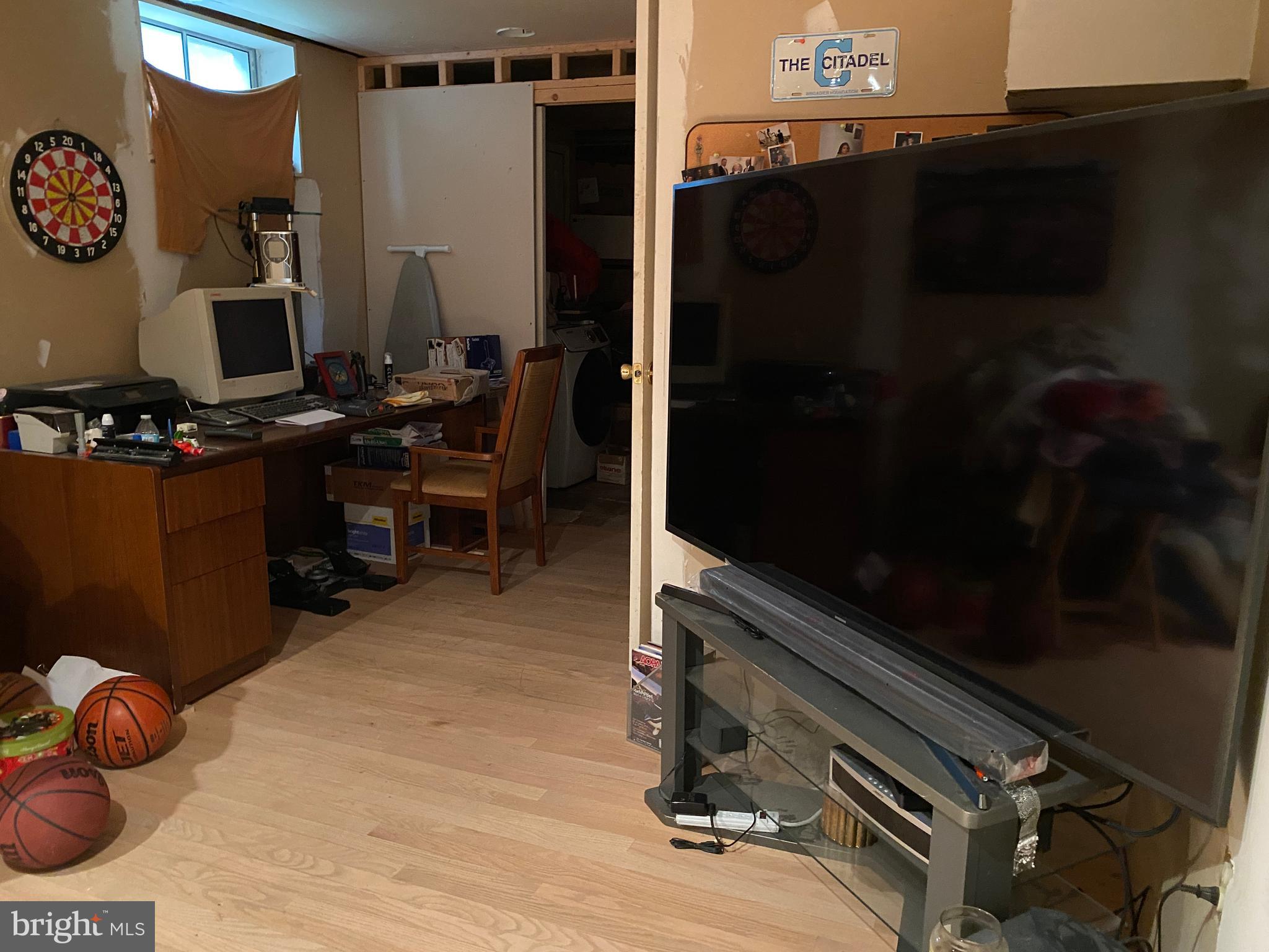 ASHFORD OAKS - Residential