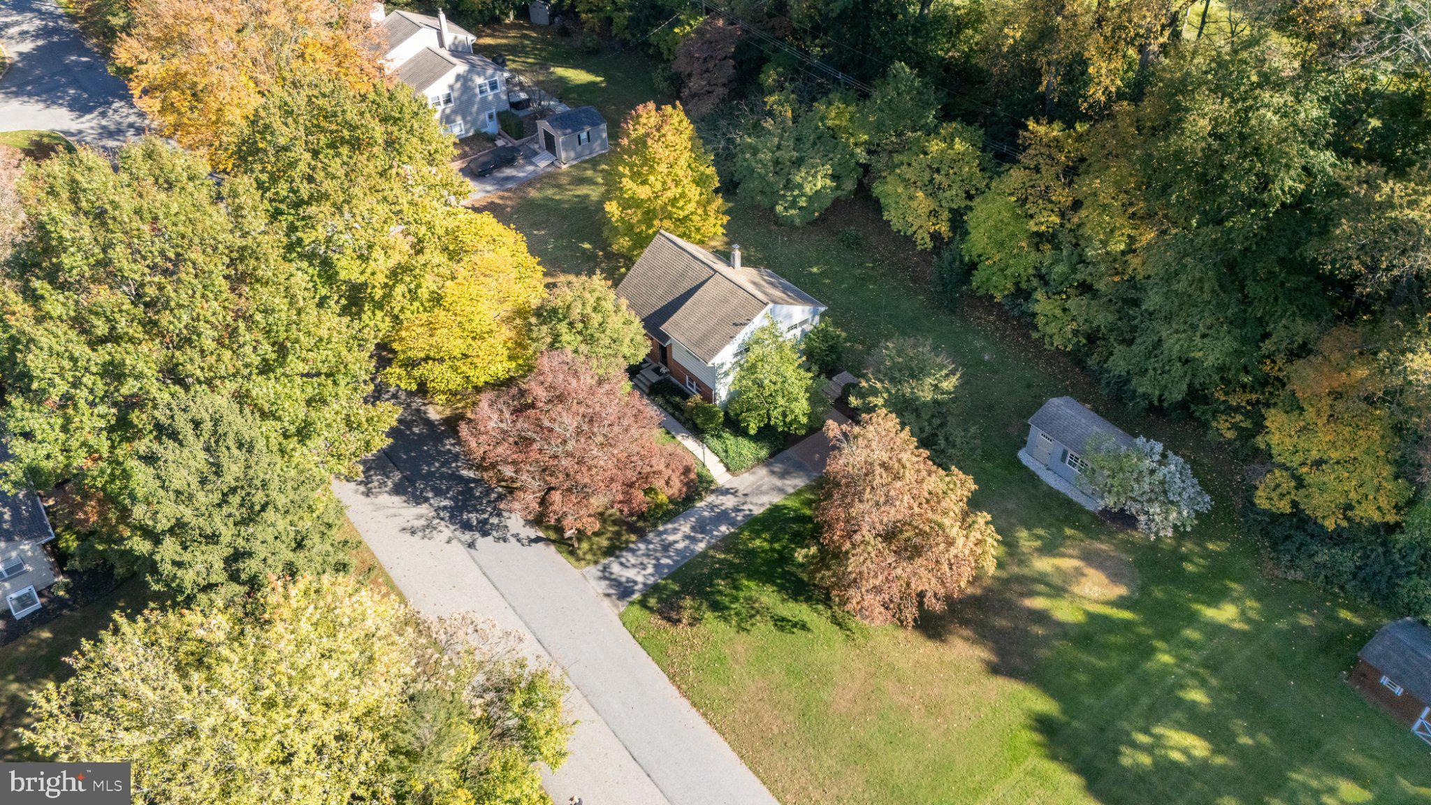 946 QUEEN DRIVE