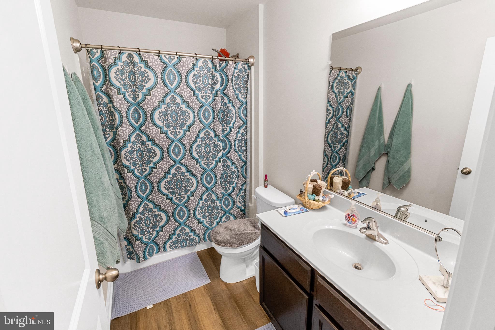 MCGINNIS POINT - Residential