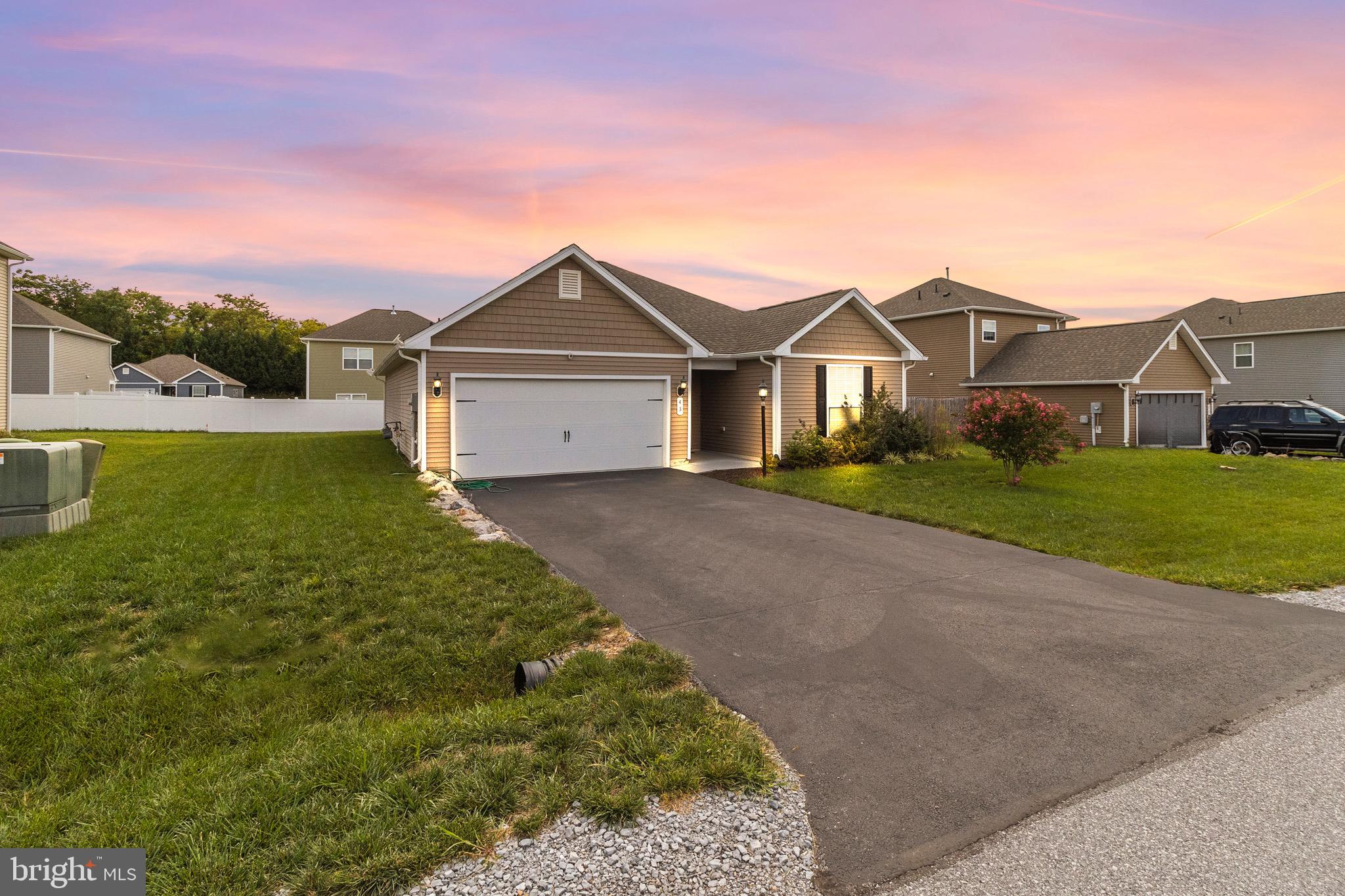 MCGINNIS POINT - Residential