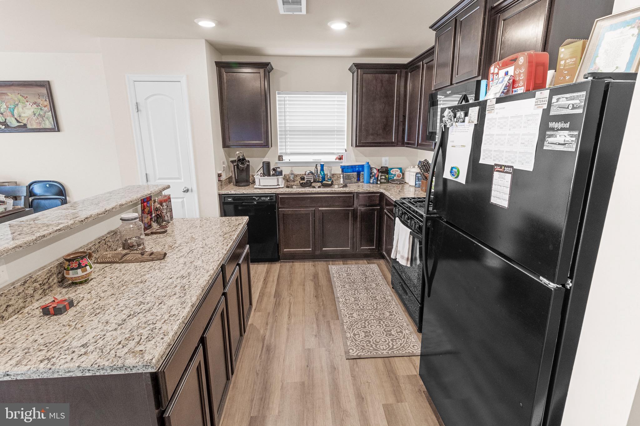 MCGINNIS POINT - Residential