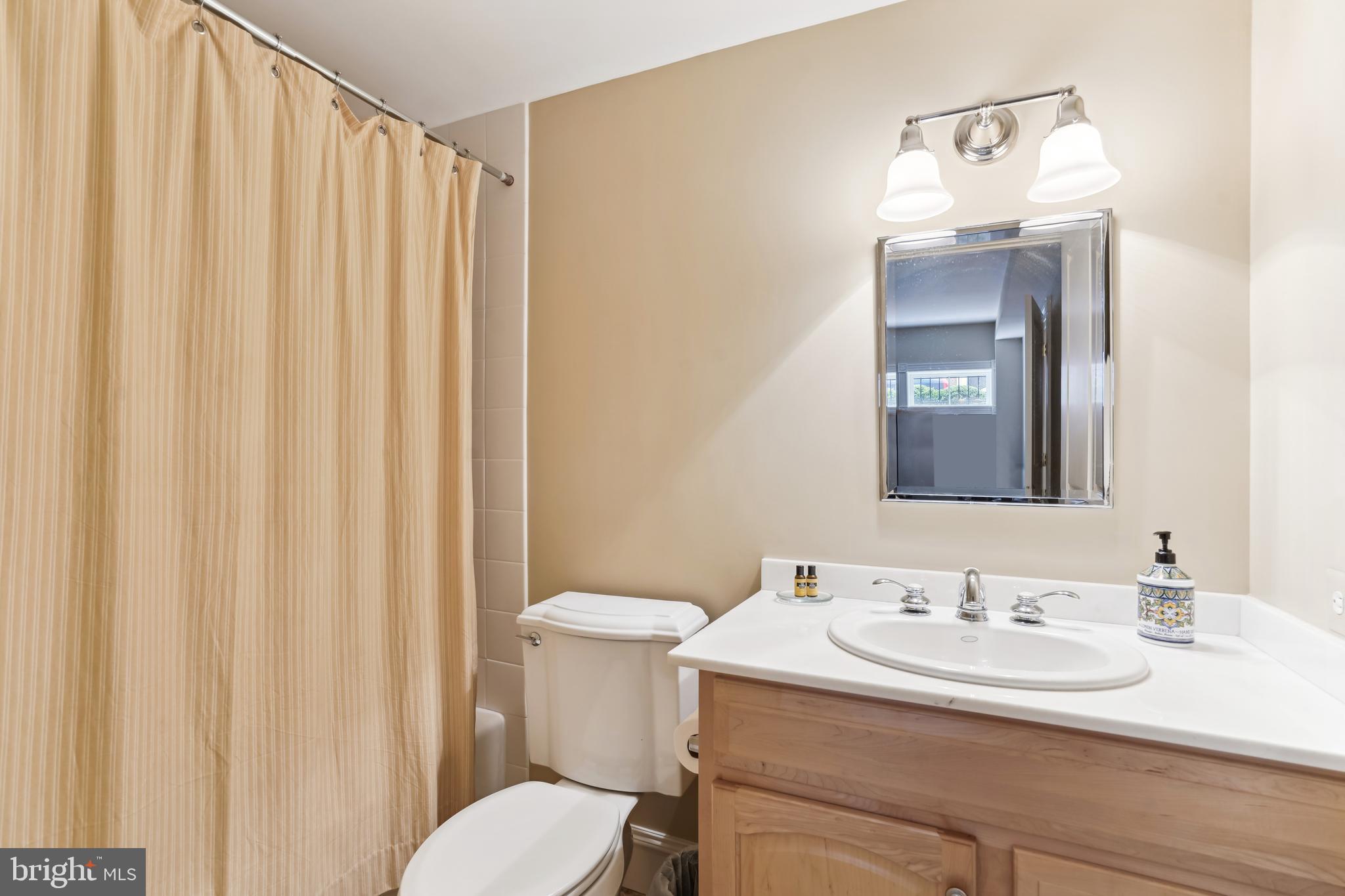 BACKYARD BOATS - Residential