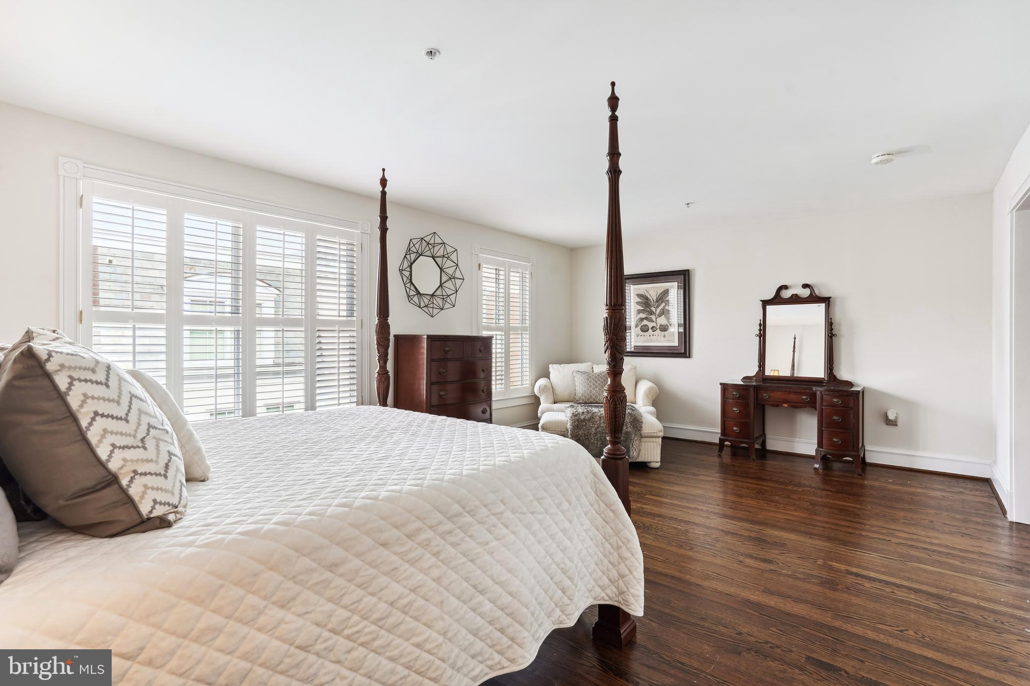 BACKYARD BOATS - Residential