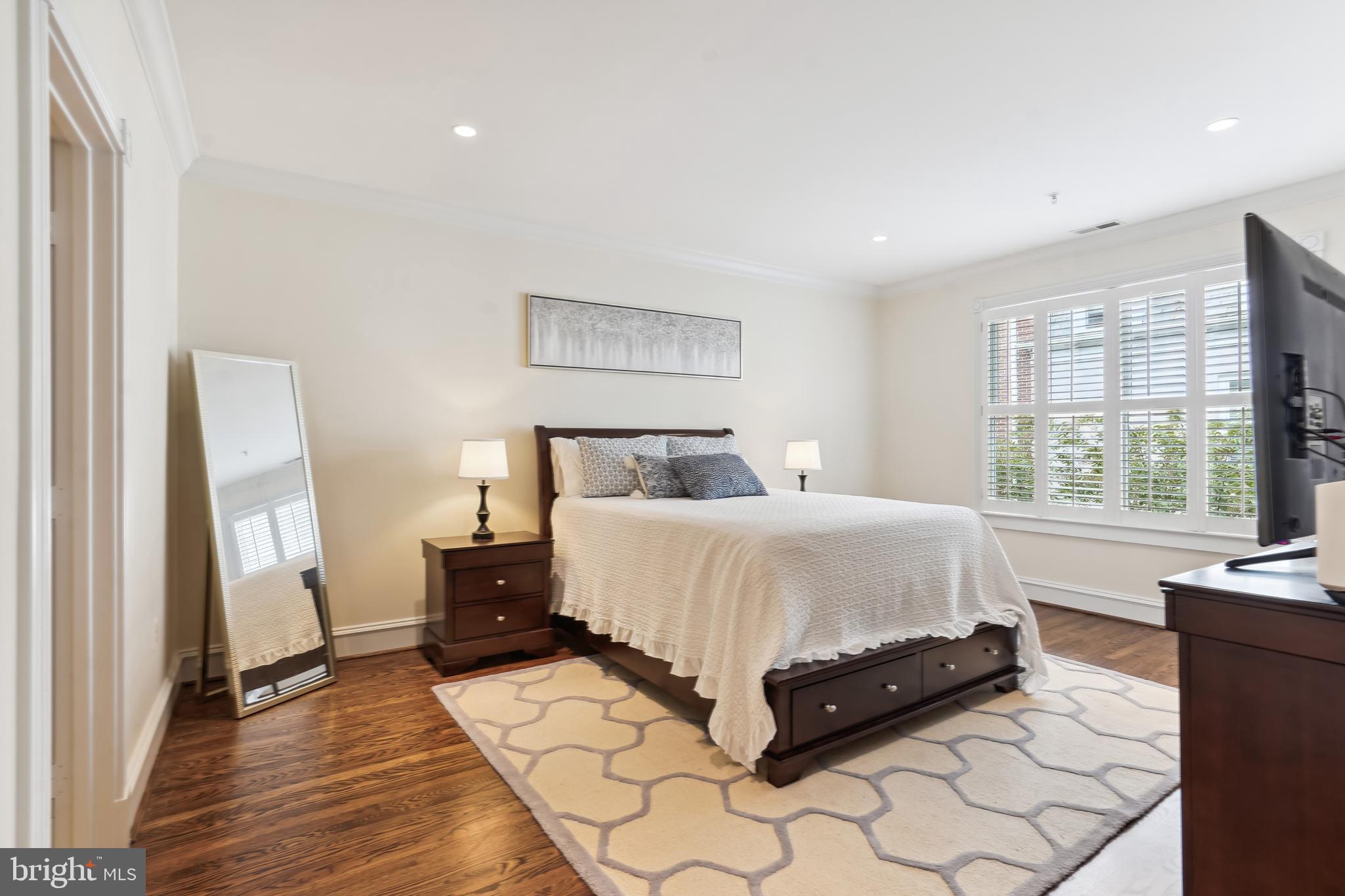 BACKYARD BOATS - Residential