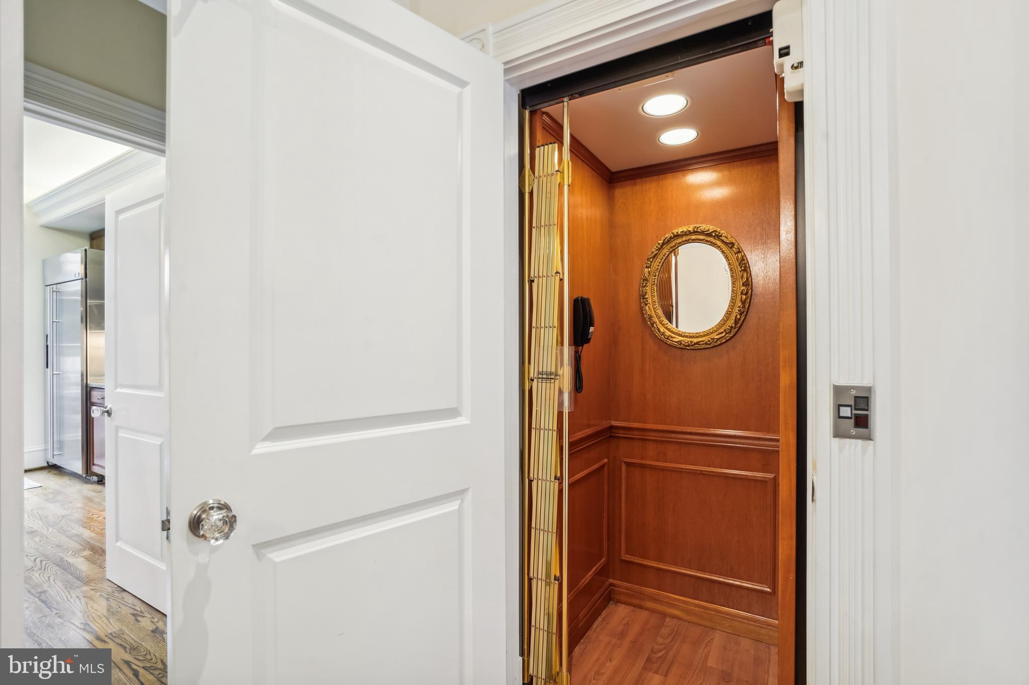 BACKYARD BOATS - Residential