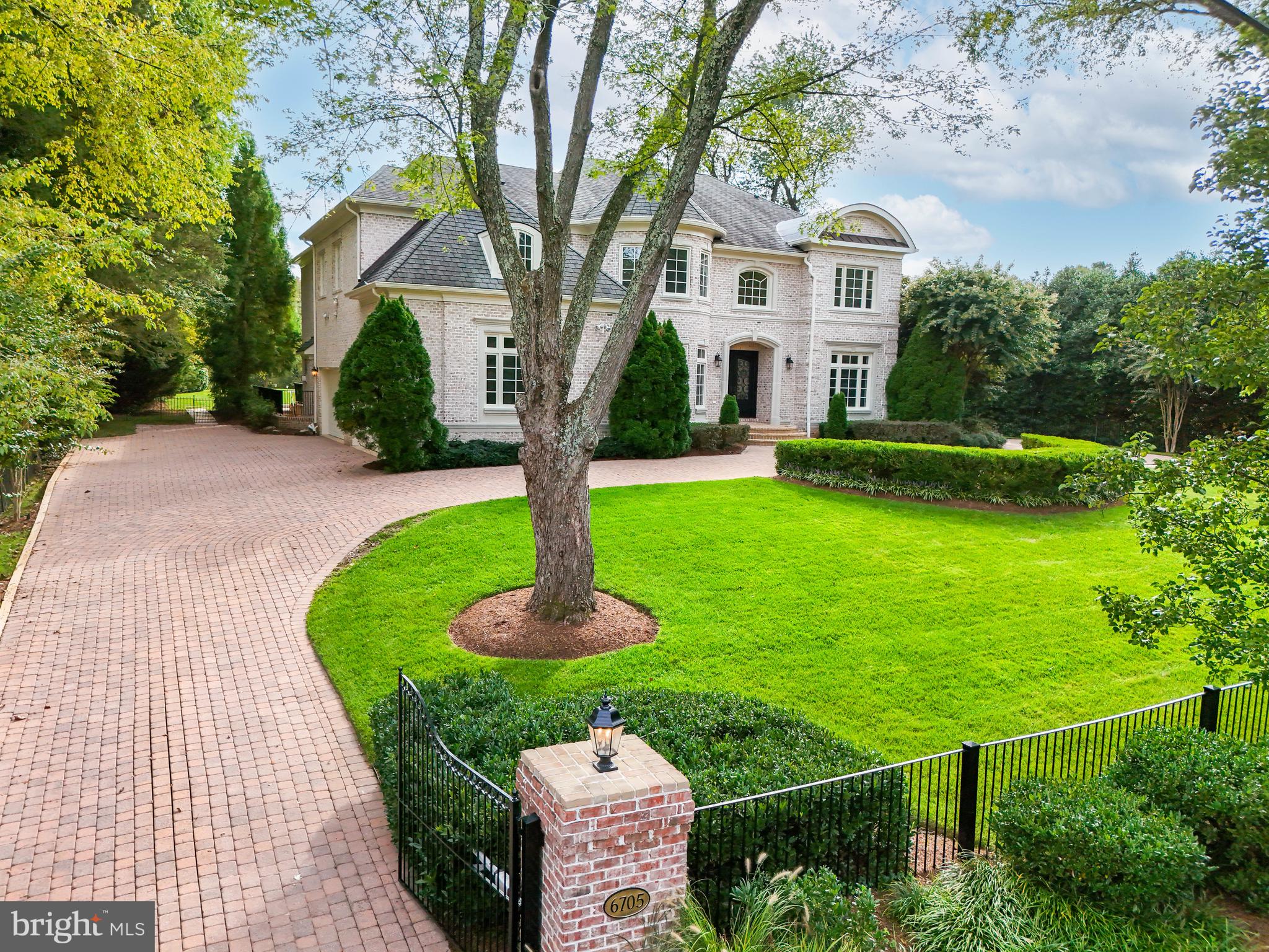 LANGLEY FOREST - Residential