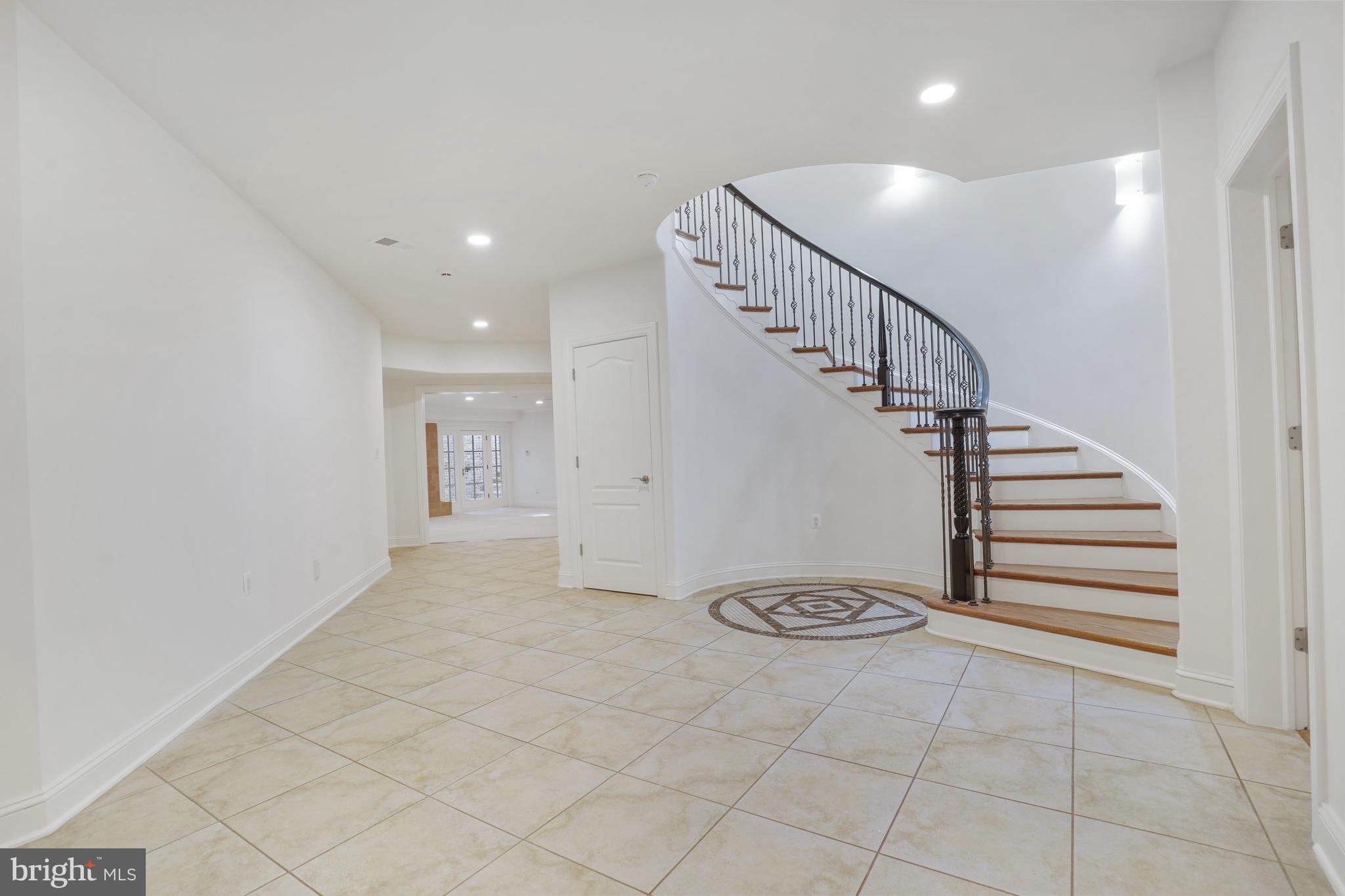 LANGLEY FOREST - Residential