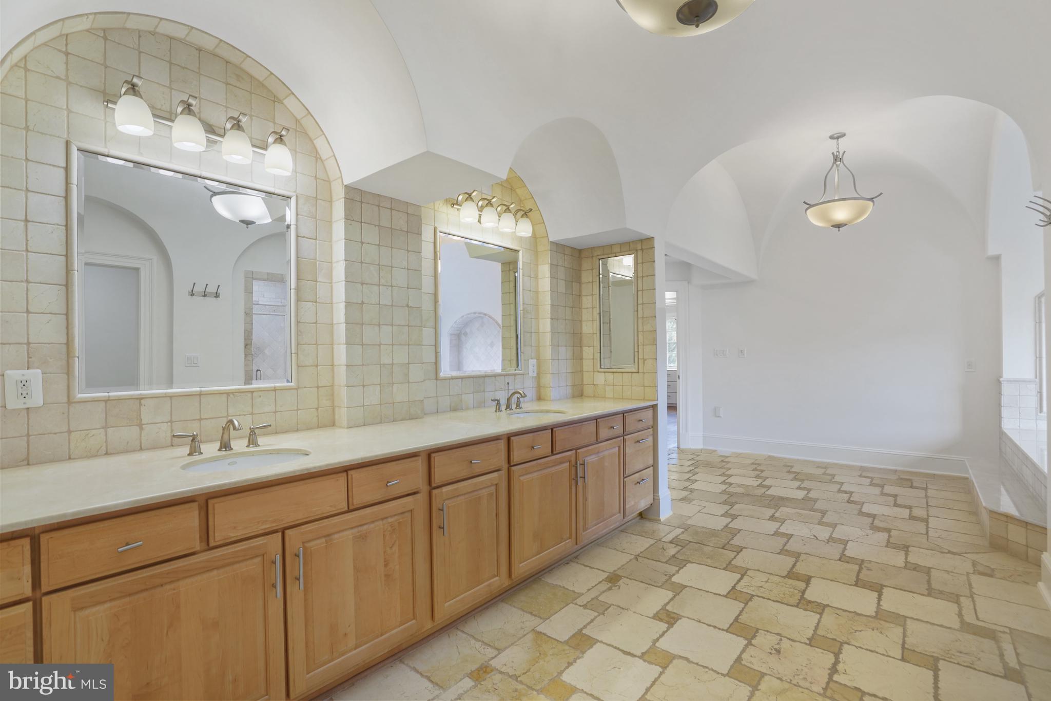 LANGLEY FOREST - Residential