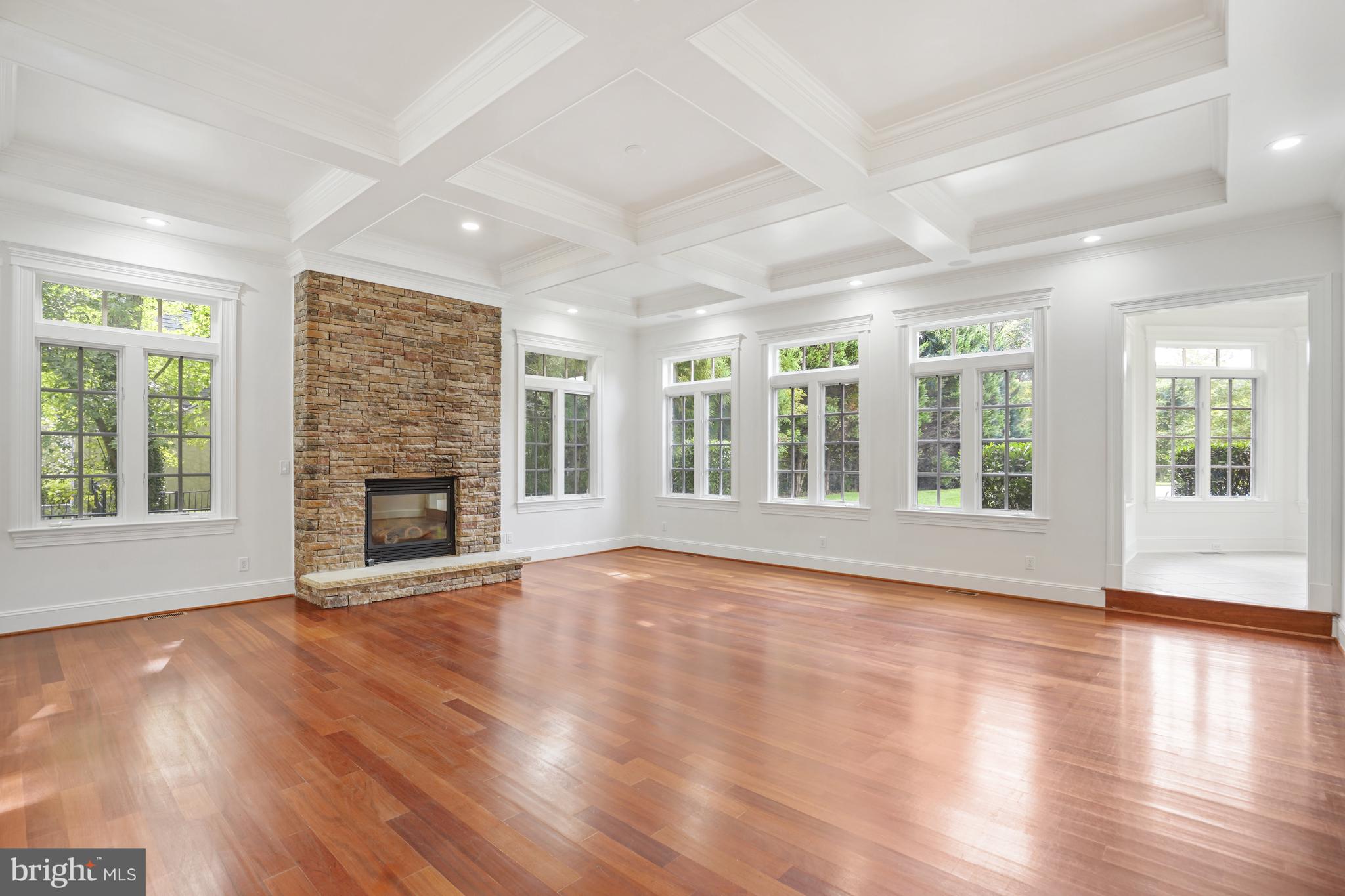 LANGLEY FOREST - Residential