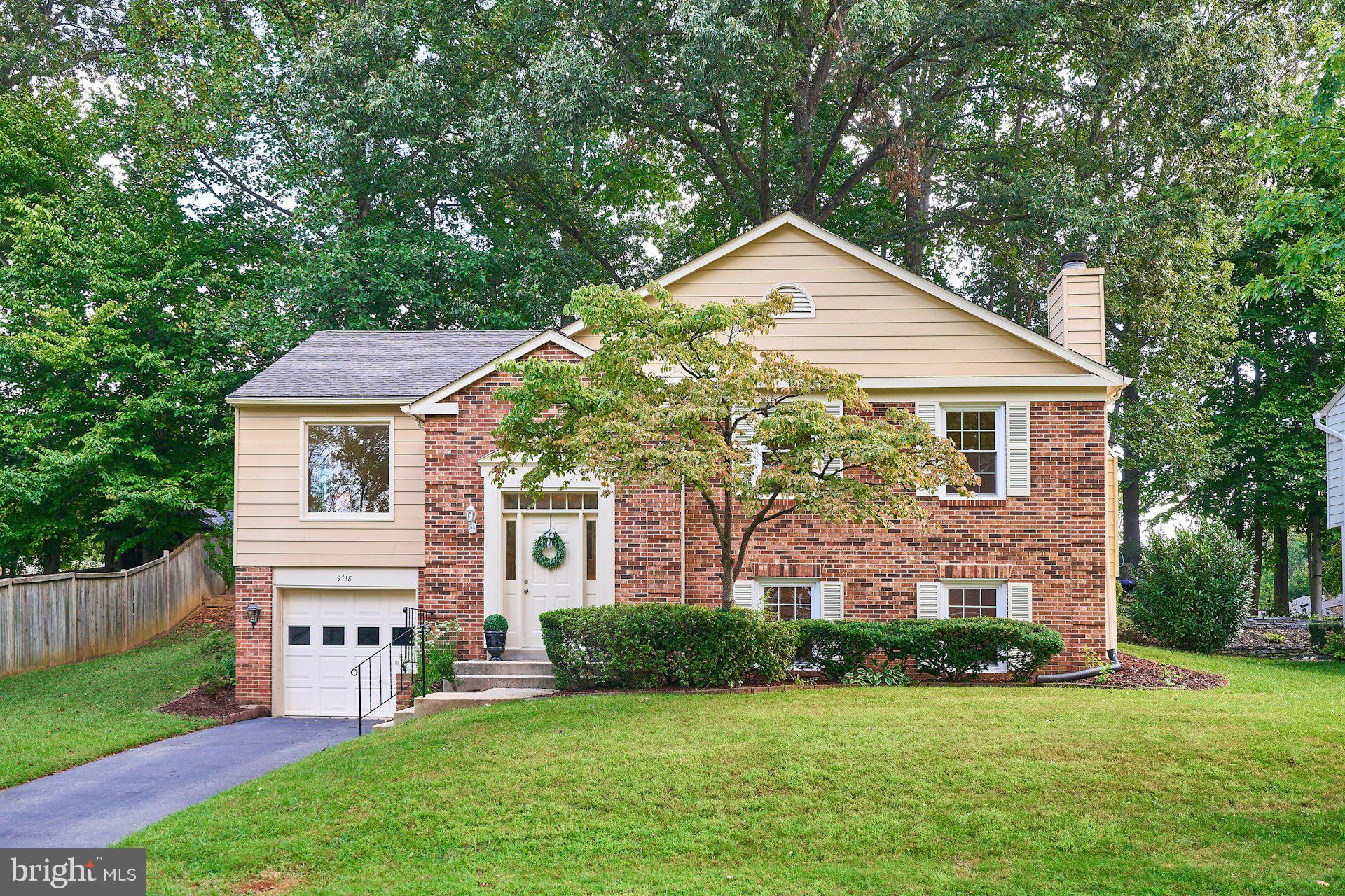 9718 LOCH LINDEN COURT
