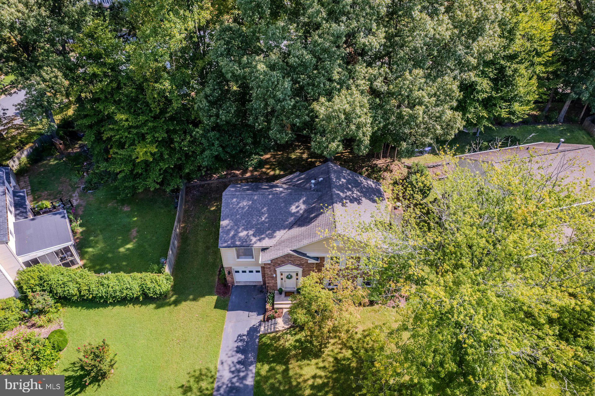 9718 LOCH LINDEN COURT