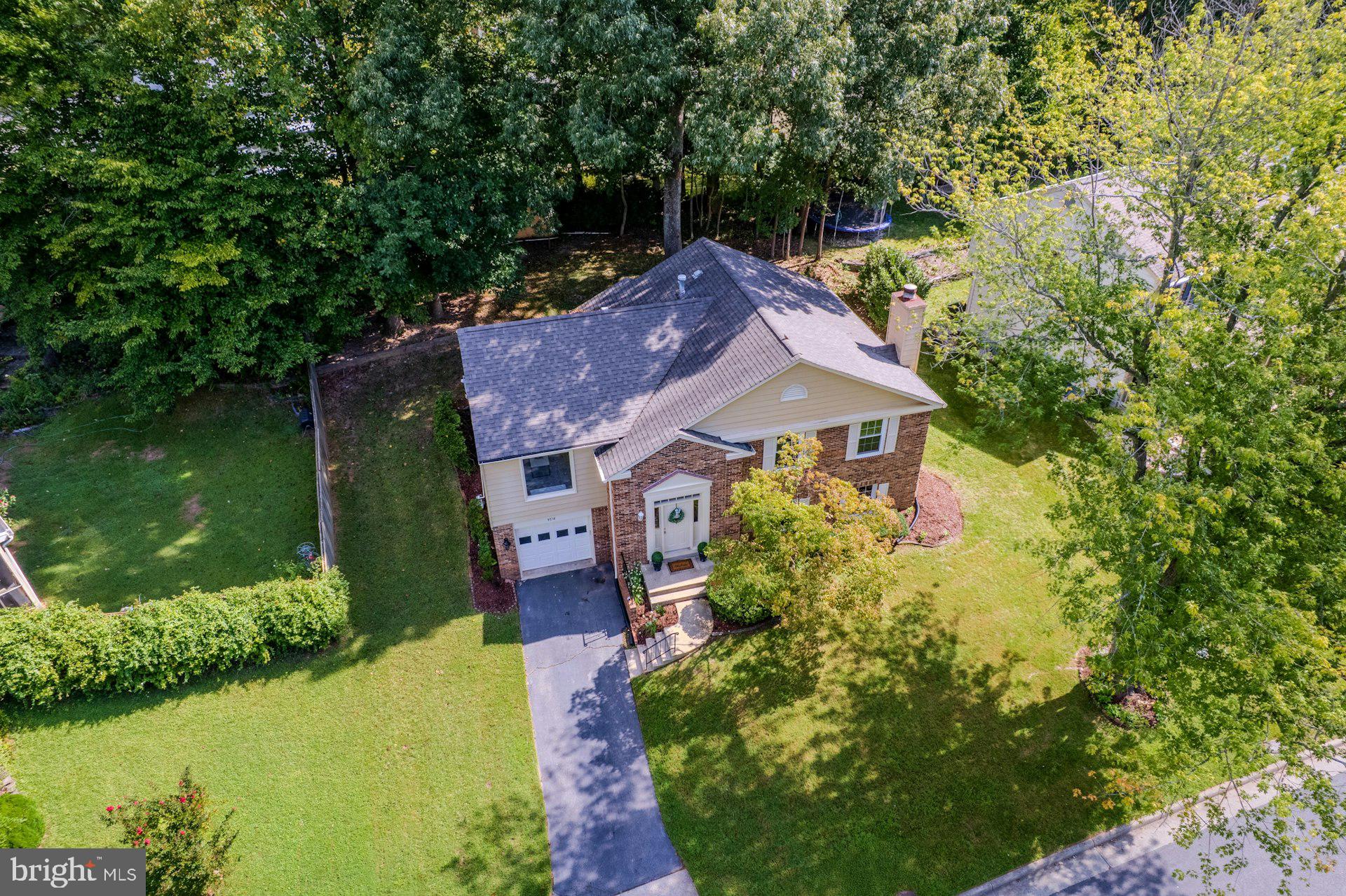 9718 LOCH LINDEN COURT