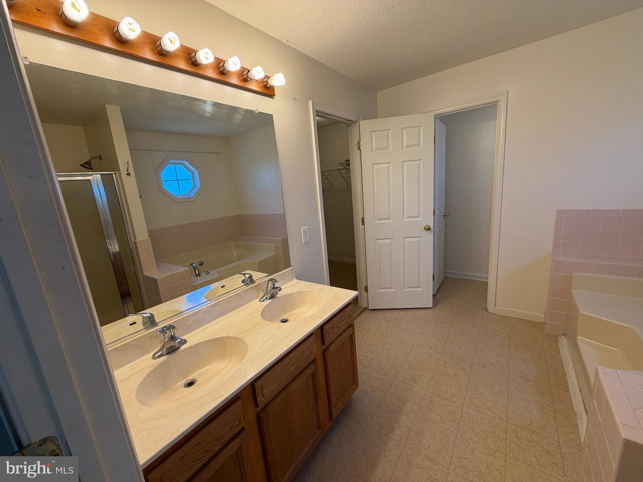 WOODRIDGE - Residential